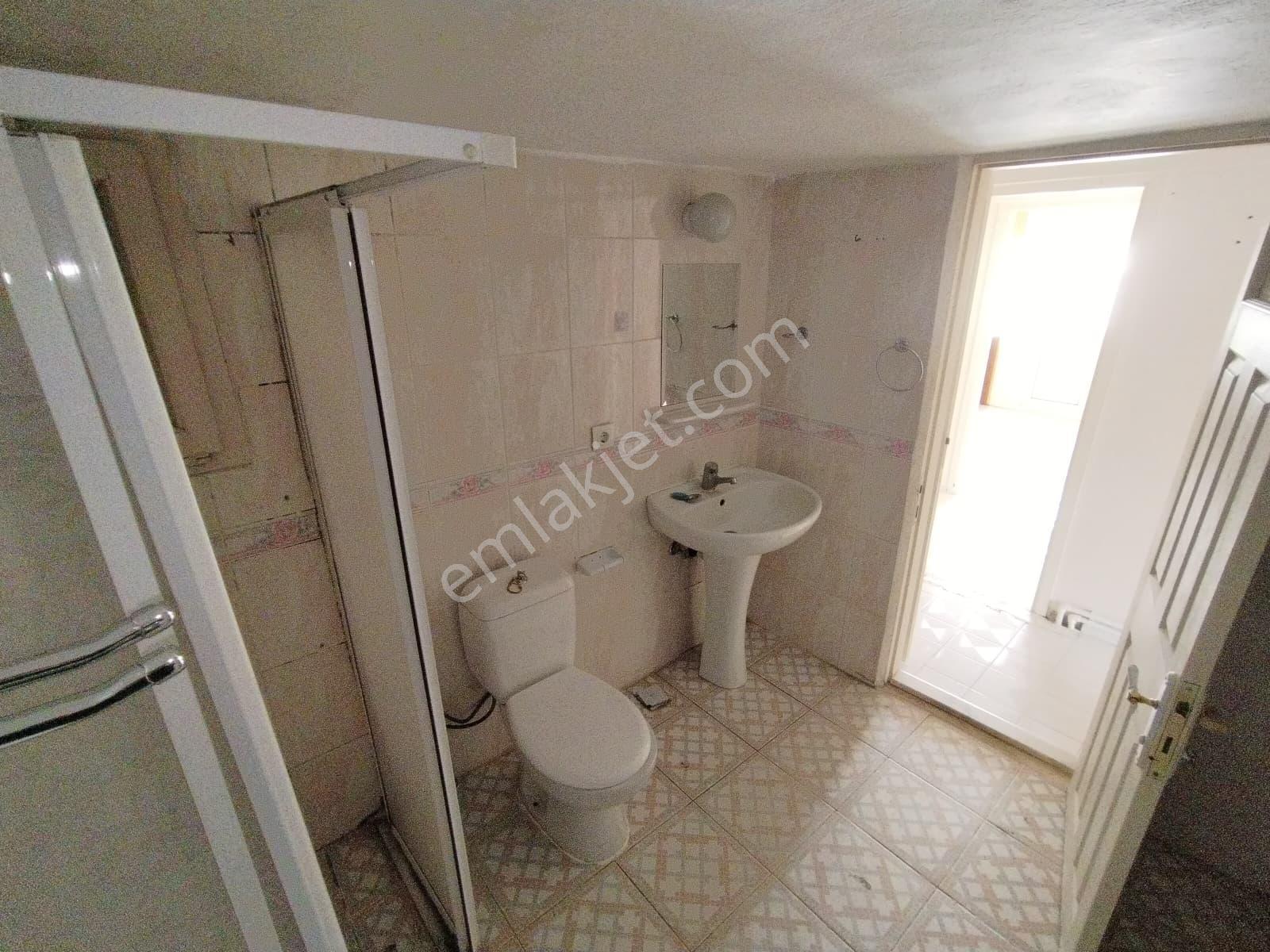 Karşıyaka'da Sevgi Yolu Yakını Bakımlı Ferah 3+1 Kiralık Daire - Görsel 28