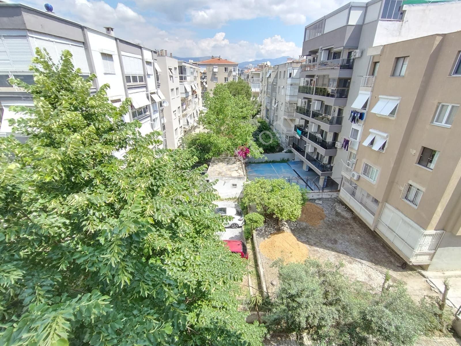 Karşıyaka'da Sevgi Yolu Yakını Bakımlı Ferah 3+1 Kiralık Daire - Görsel 15