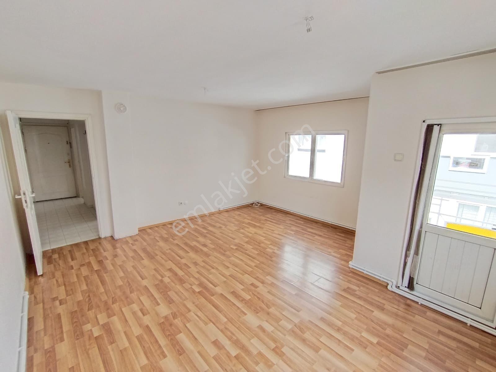 Karşıyaka'da Sevgi Yolu Yakını Bakımlı Ferah 3+1 Kiralık Daire - Görsel 27