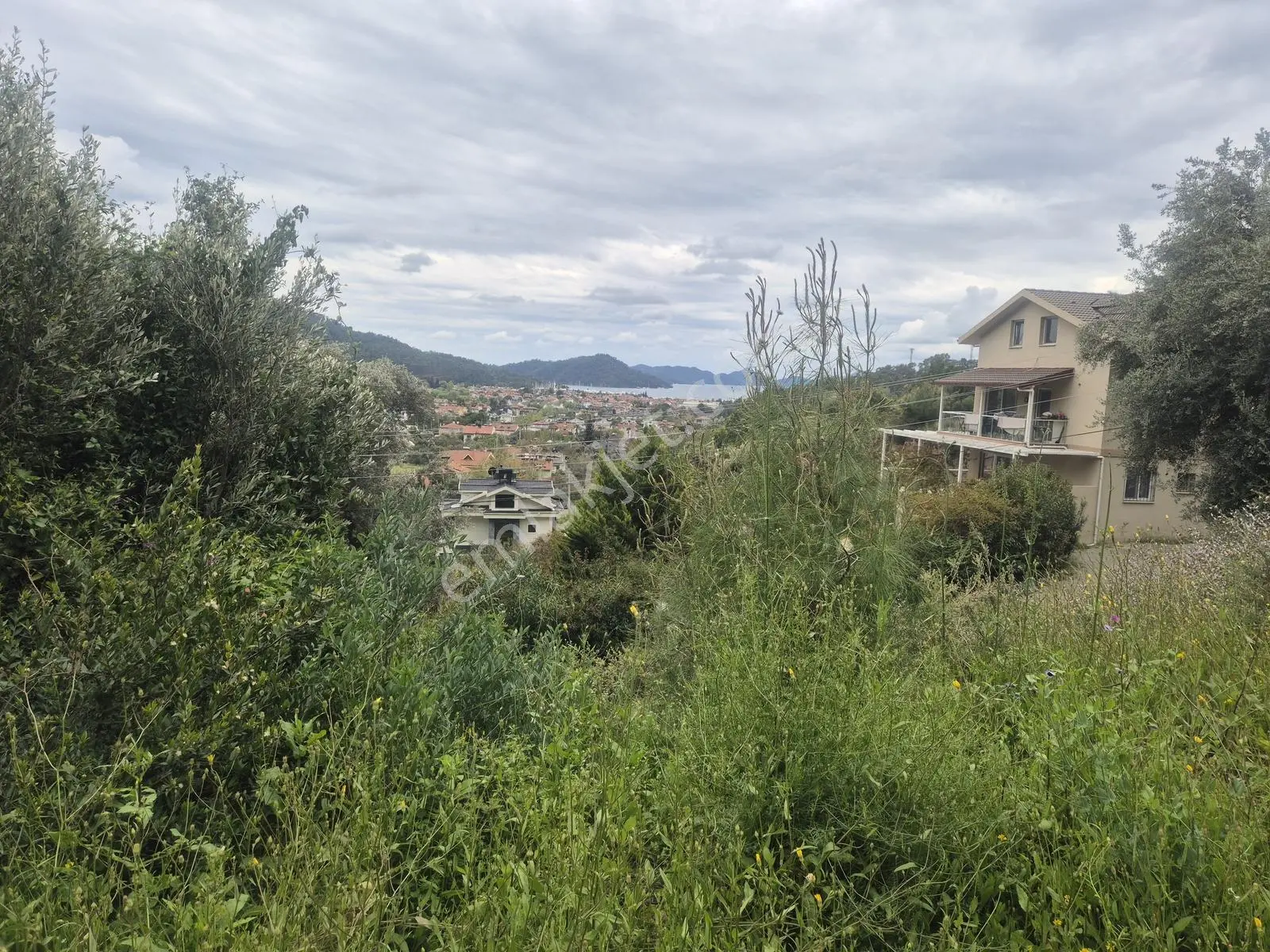 Göcek'te Eşsiz Deniz Manzaralı Yatırımlık 1043 M2 Arazi - Görsel 2