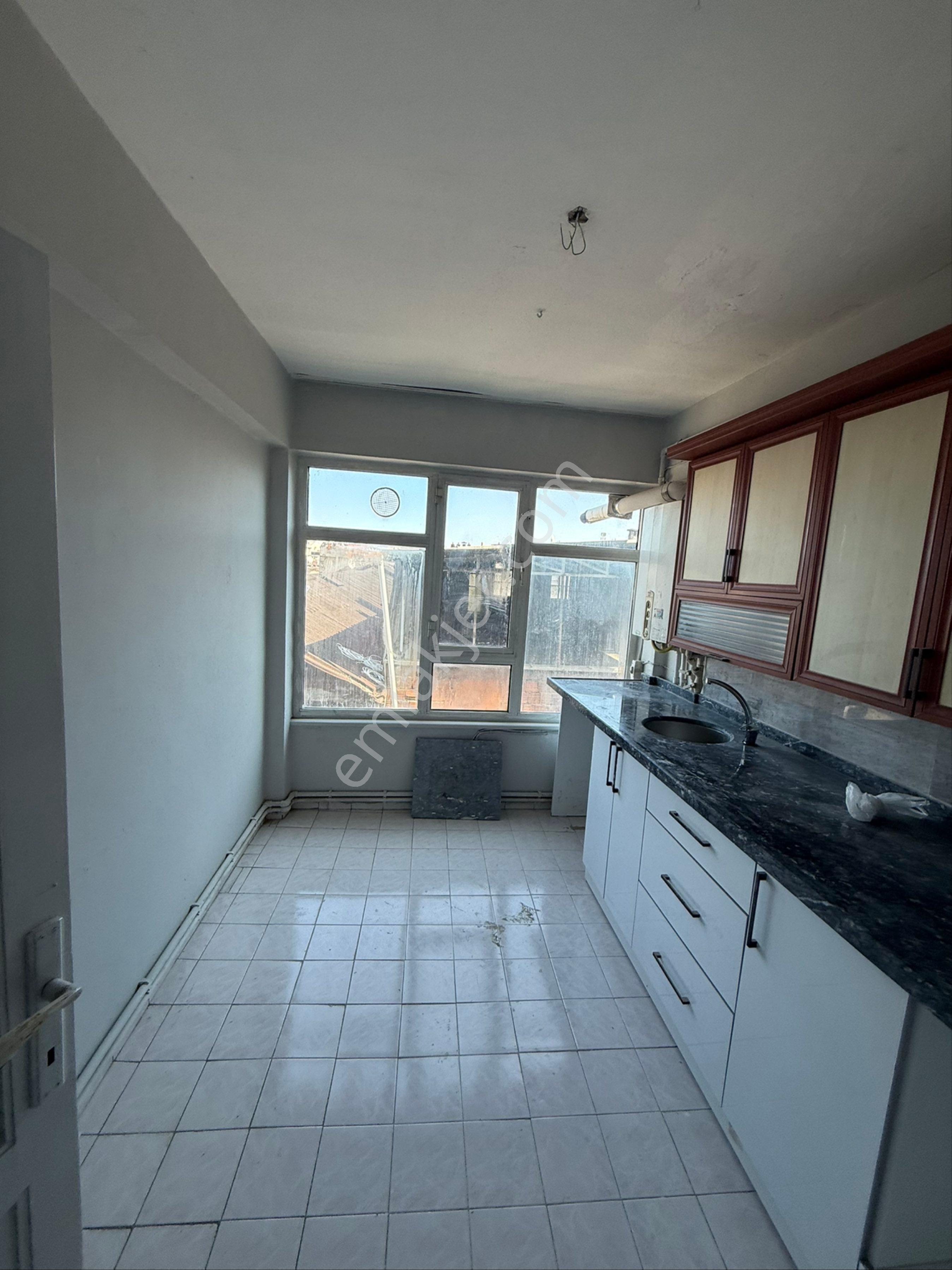 Hürriyet Mahallesinde İci Temiz Kiralık Daire - Görsel 14
