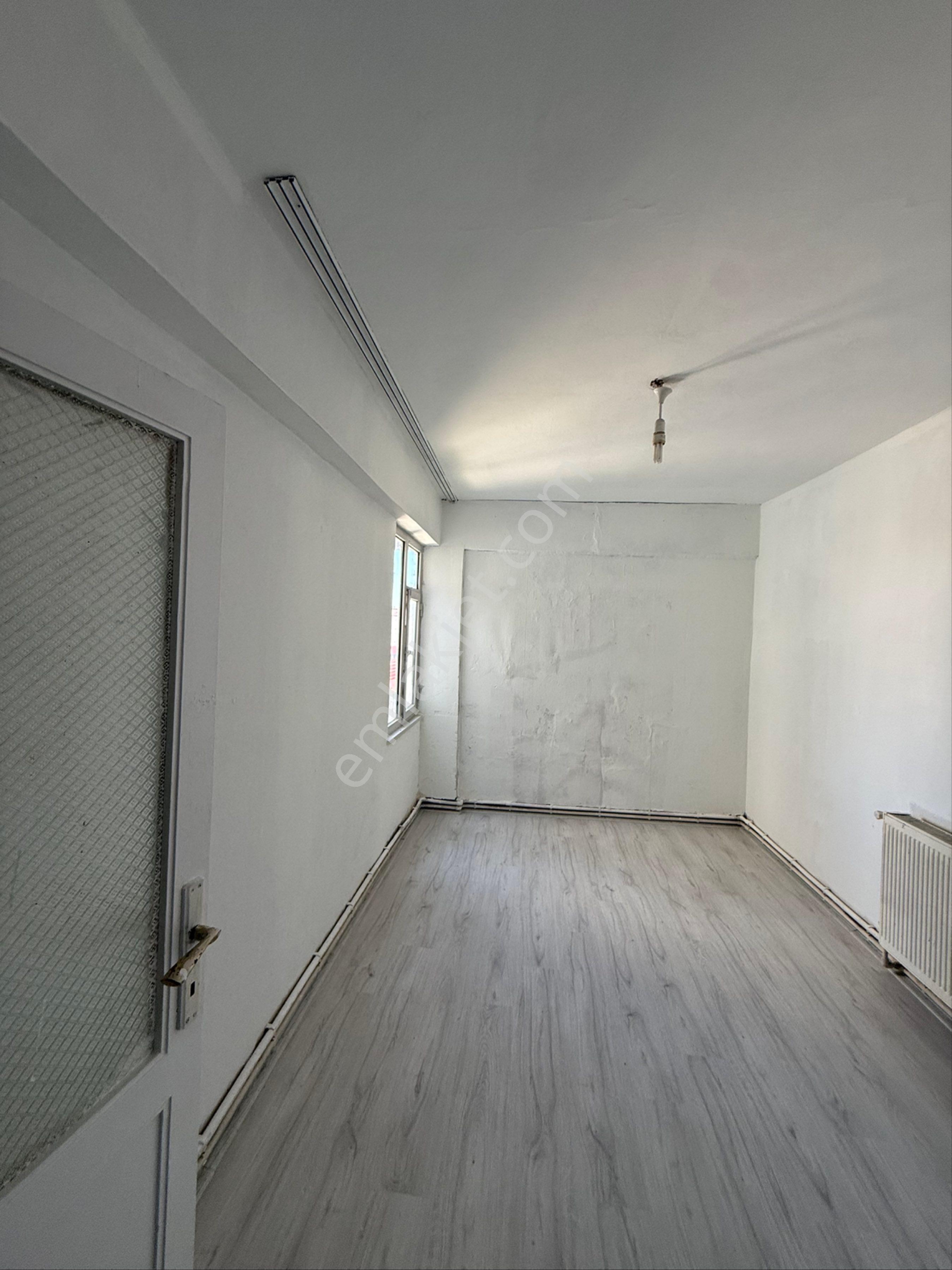 Hürriyet Mahallesinde İci Temiz Kiralık Daire - Görsel 6