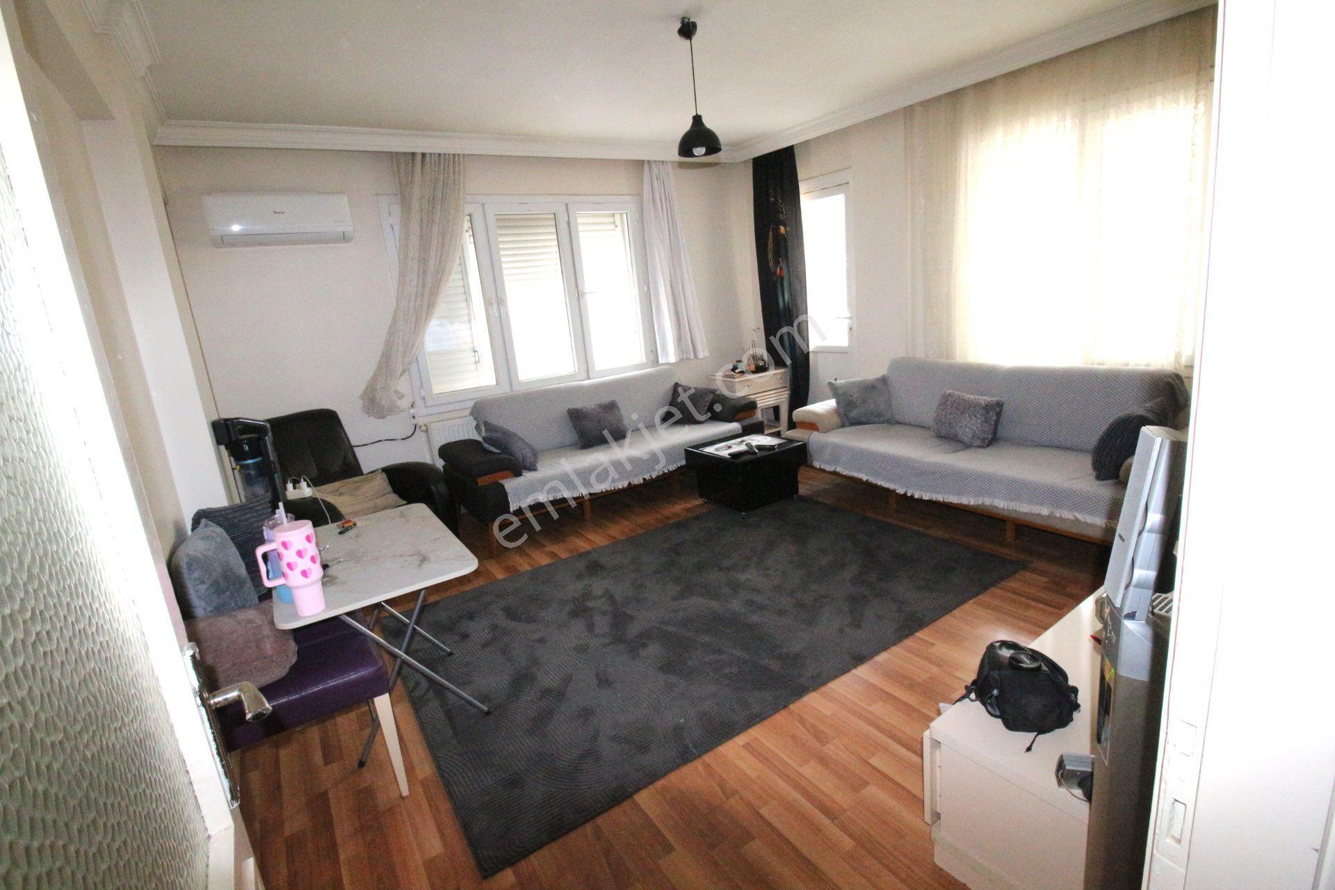 Arga'dan Buca Vali Rahmi Bey Mahallesin'de 3+1 Satılık Daire.