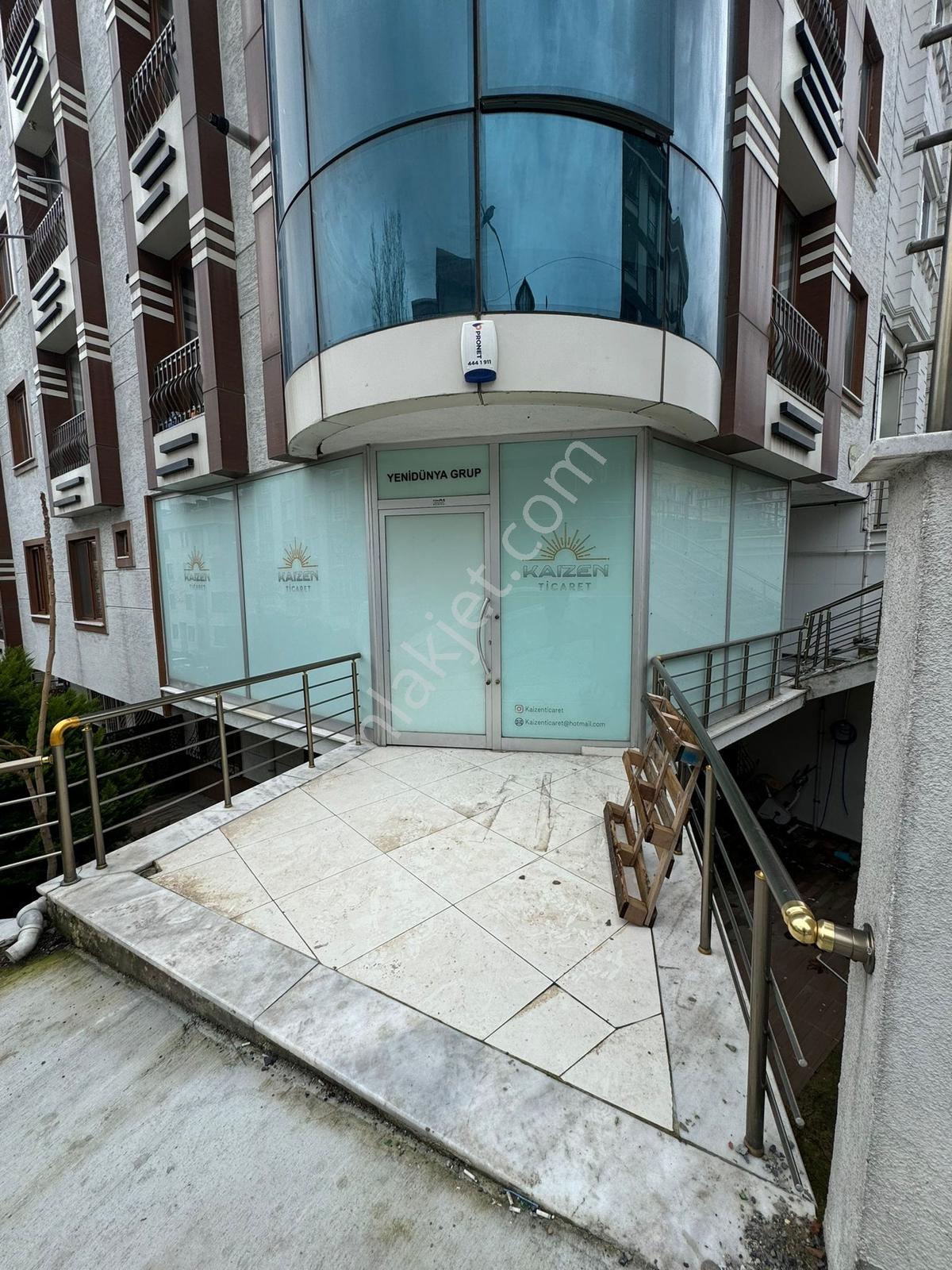 Cadde Üzeri Köşebaşı 60m² Yüksek Görünürlüklü Kiralık Dükkan - Görsel 29