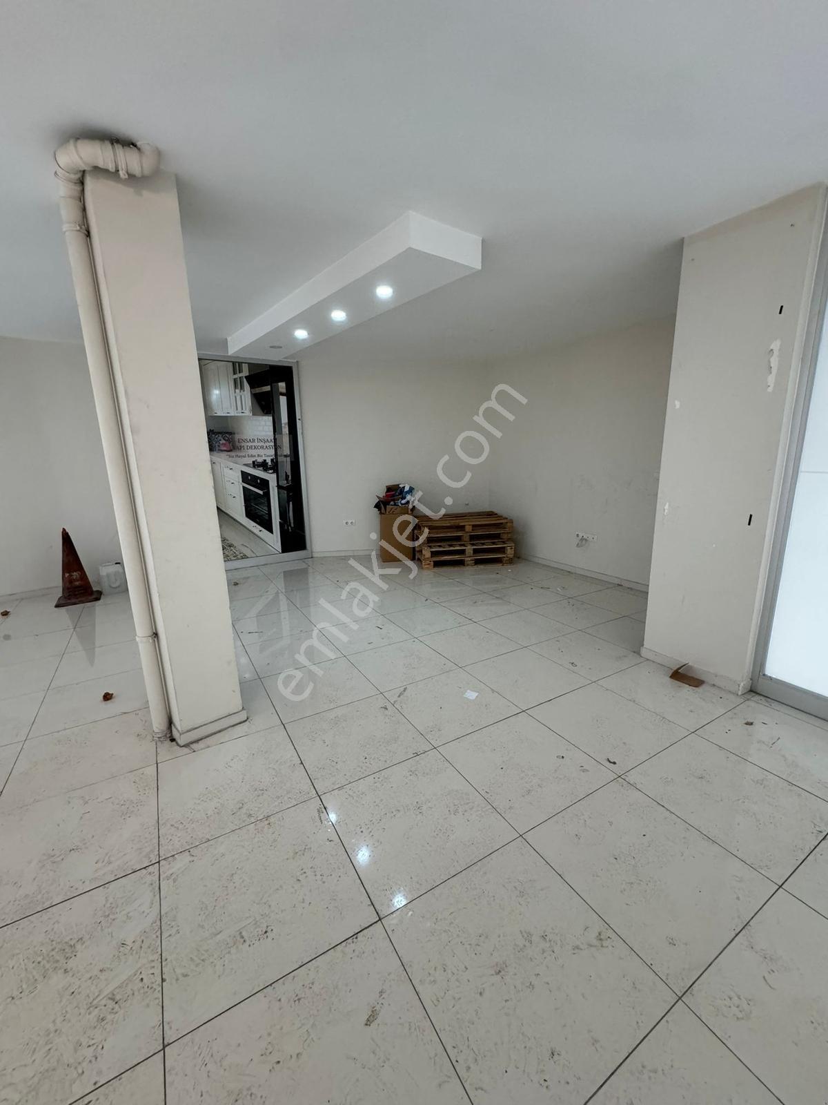 Cadde Üzeri Köşebaşı 60m² Yüksek Görünürlüklü Kiralık Dükkan - Görsel 18