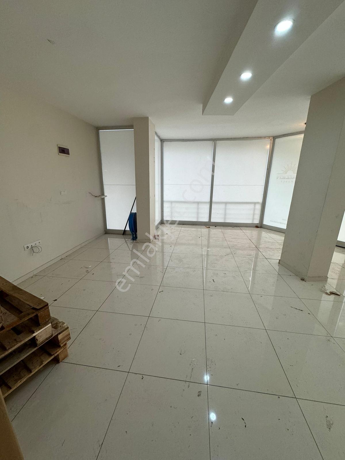 Cadde Üzeri Köşebaşı 60m² Yüksek Görünürlüklü Kiralık Dükkan - Görsel 11