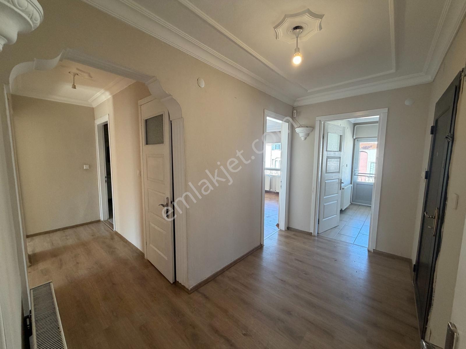 Pera'dan Ayvalık 150 Evlerde Doğalgazlı Kiralık 3+1 Geniş Daire - Görsel 15
