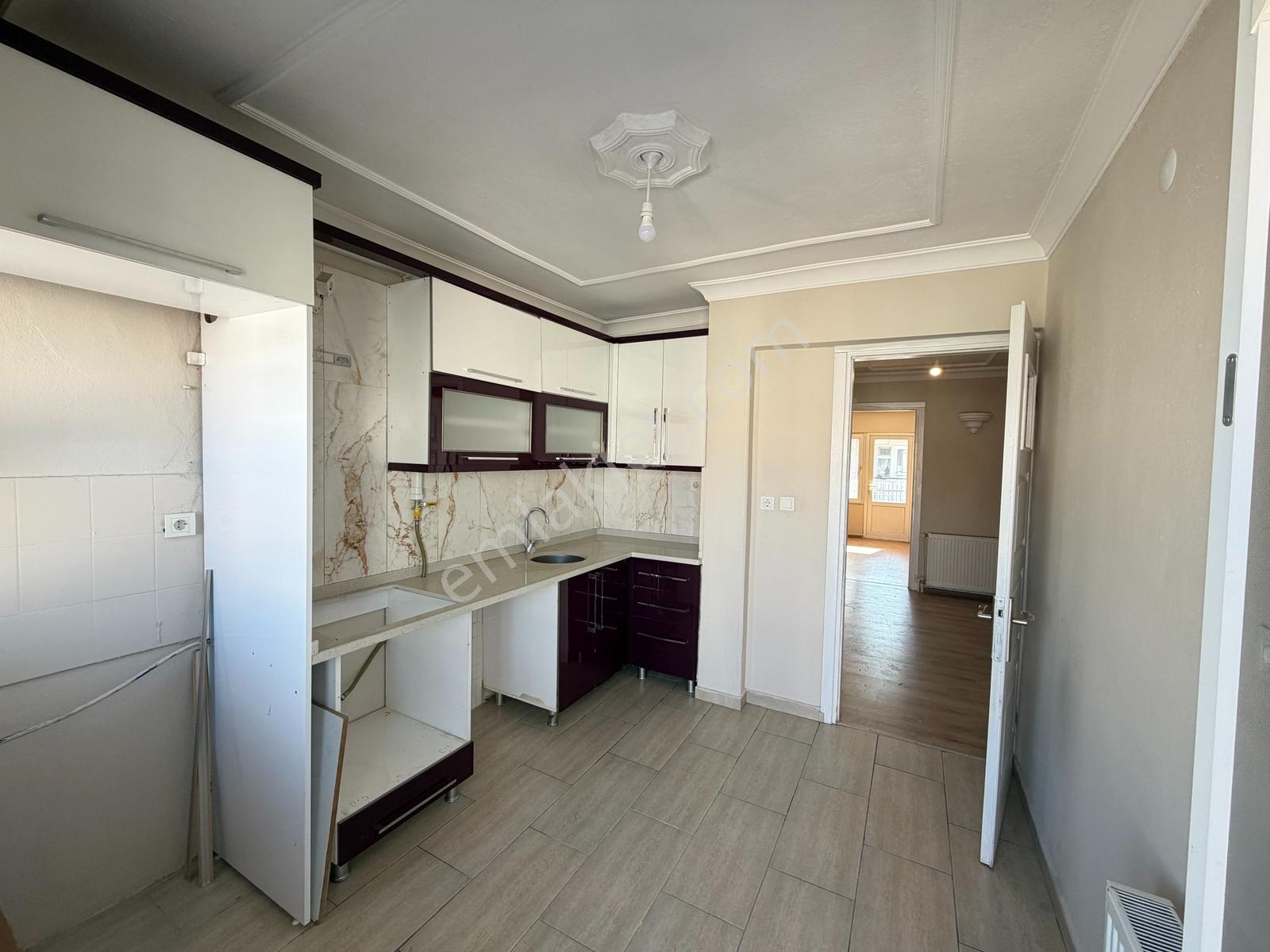 Pera'dan Ayvalık 150 Evlerde Doğalgazlı Kiralık 3+1 Geniş Daire - Görsel 22