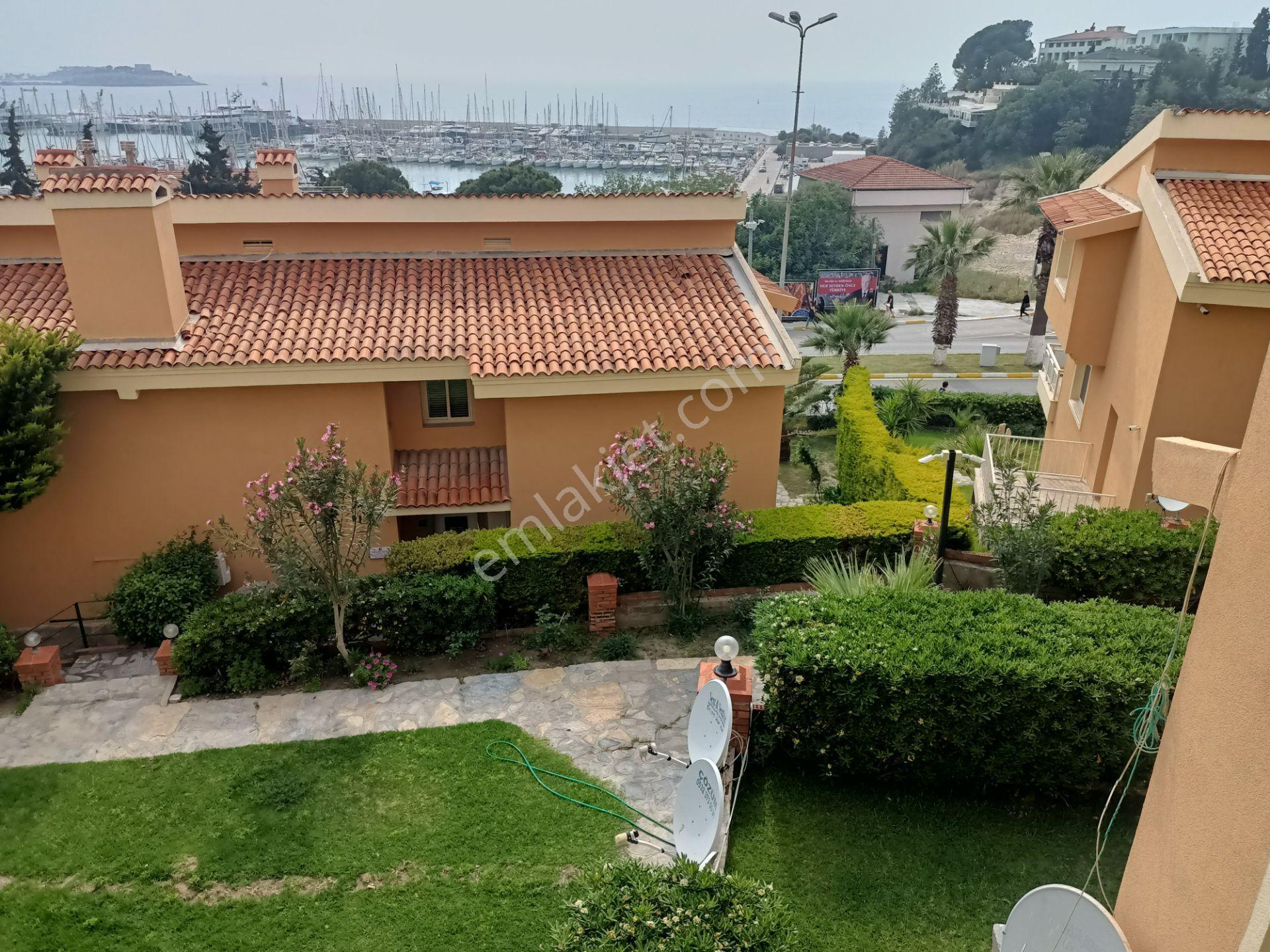 Ege Vısta Evlerı (sıte Icı) Yat Limanı Karsısı, Bahce Dublex,