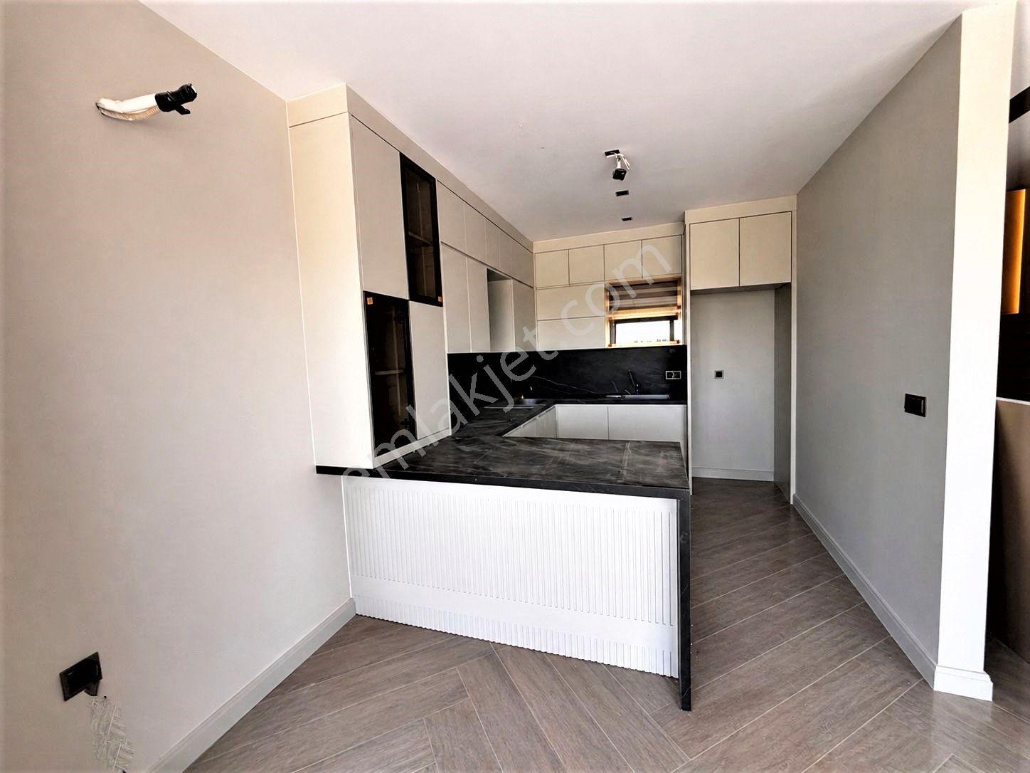 Gültaş Emlaktan Edremitte Satılık 5+1 Özel Yüzme Havuzlu Akıllı Villa - Görsel 4