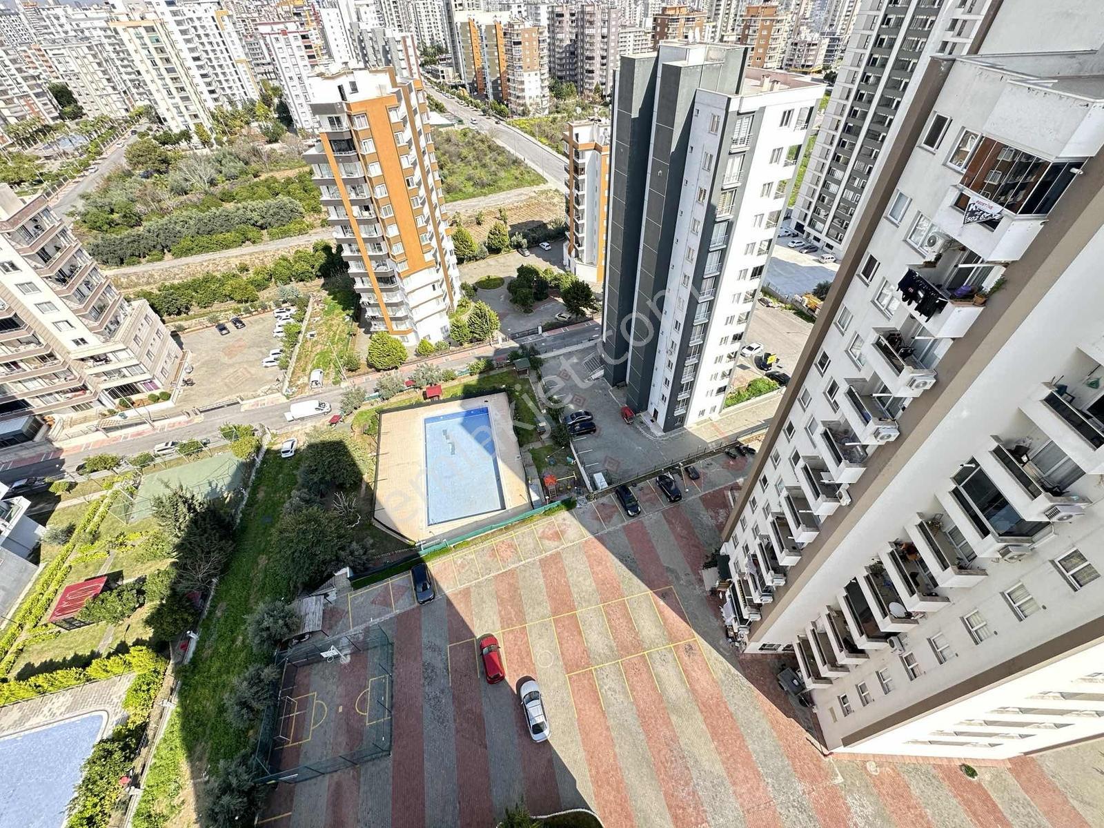 Üniversite Caddesi Çiftlikköy De Site İçi 2+1 Havuzlu Ful Eşyalı - Görsel 4