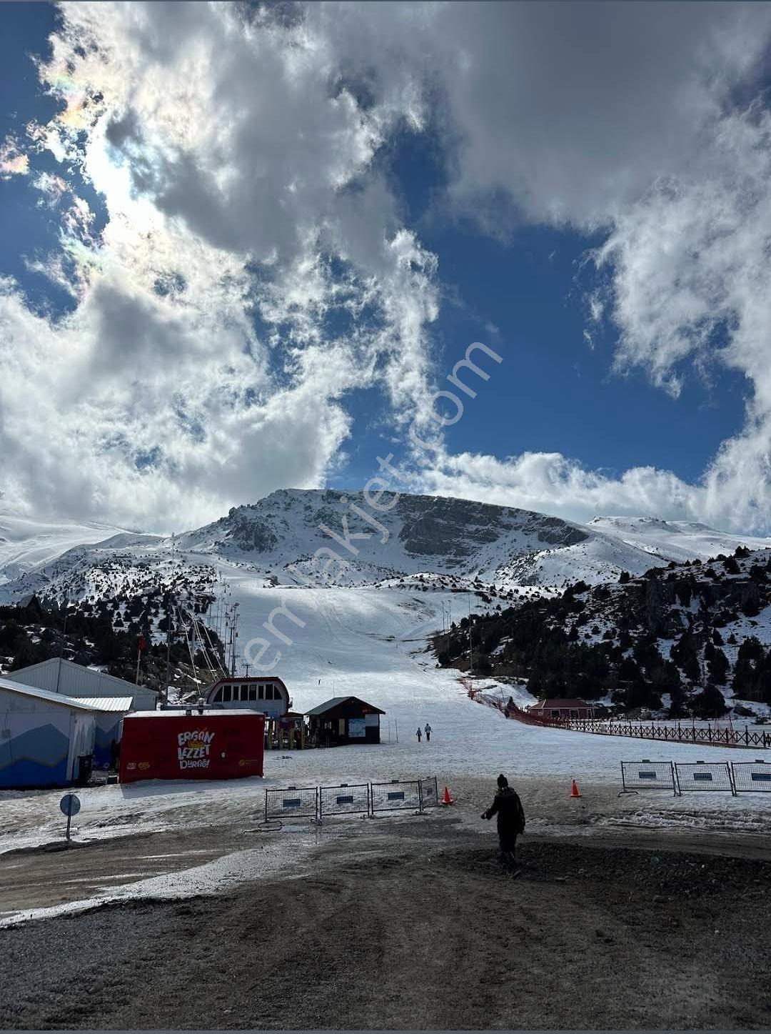 Erzincan Yaylabaşı Yola 48 M Cepheli 4062 M2 Sulu Tarla - Görsel 25