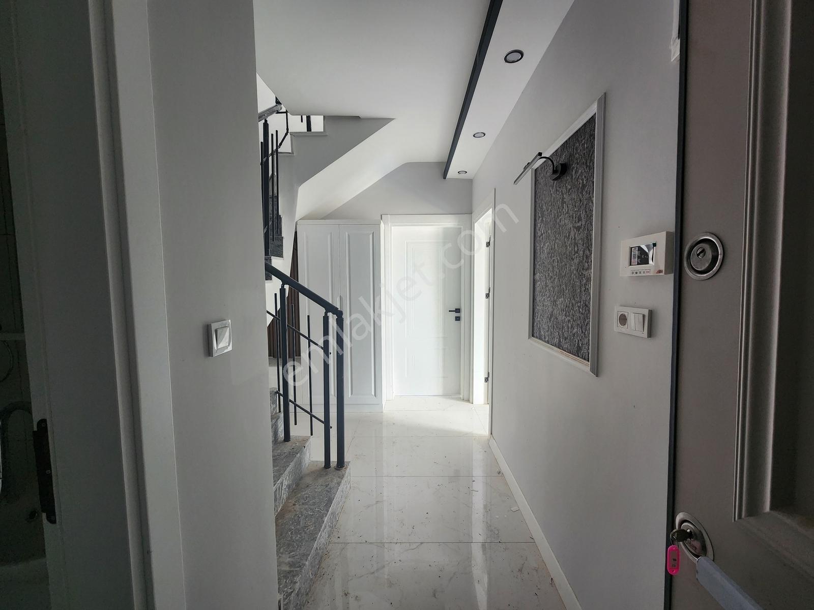 Başiskele Yeşilyurt'ta Site İçi 3+1 Kiralık Daire - Görsel 21