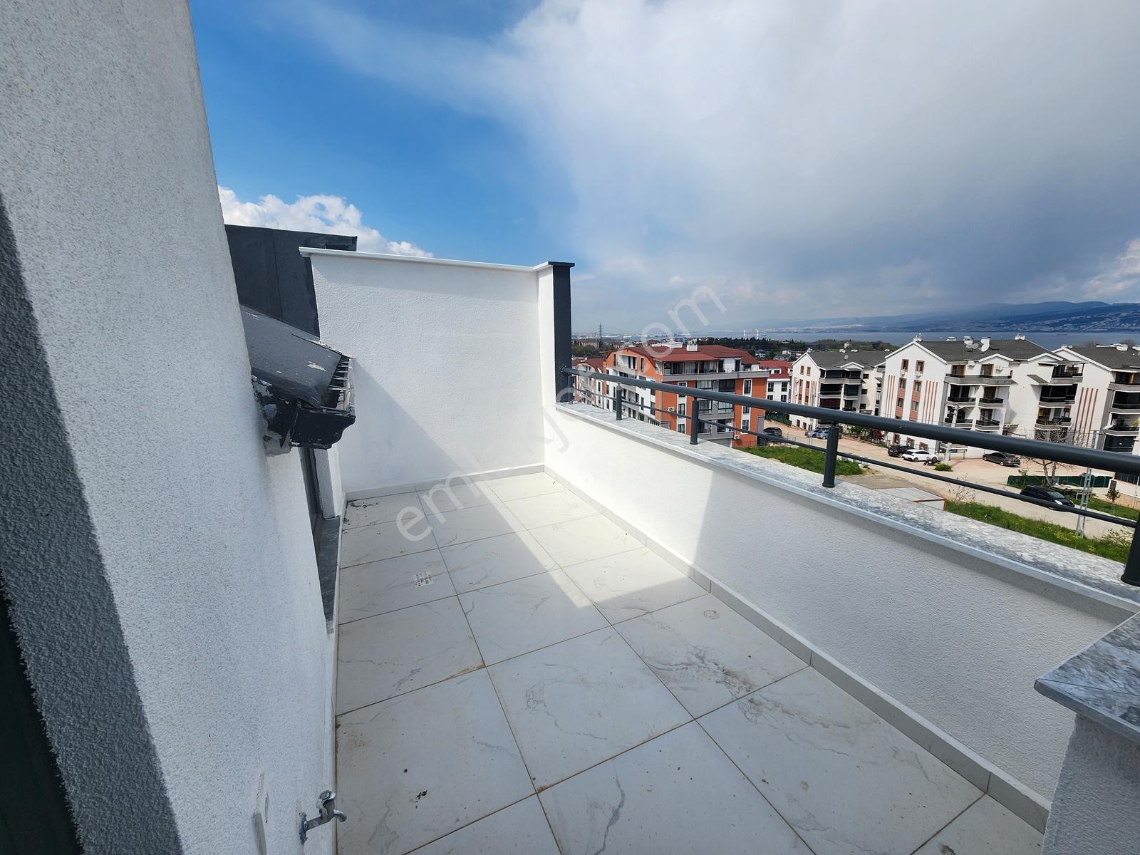 Başiskele Yeşilyurt'ta Site İçi 3+1 Kiralık Daire - Görsel 9