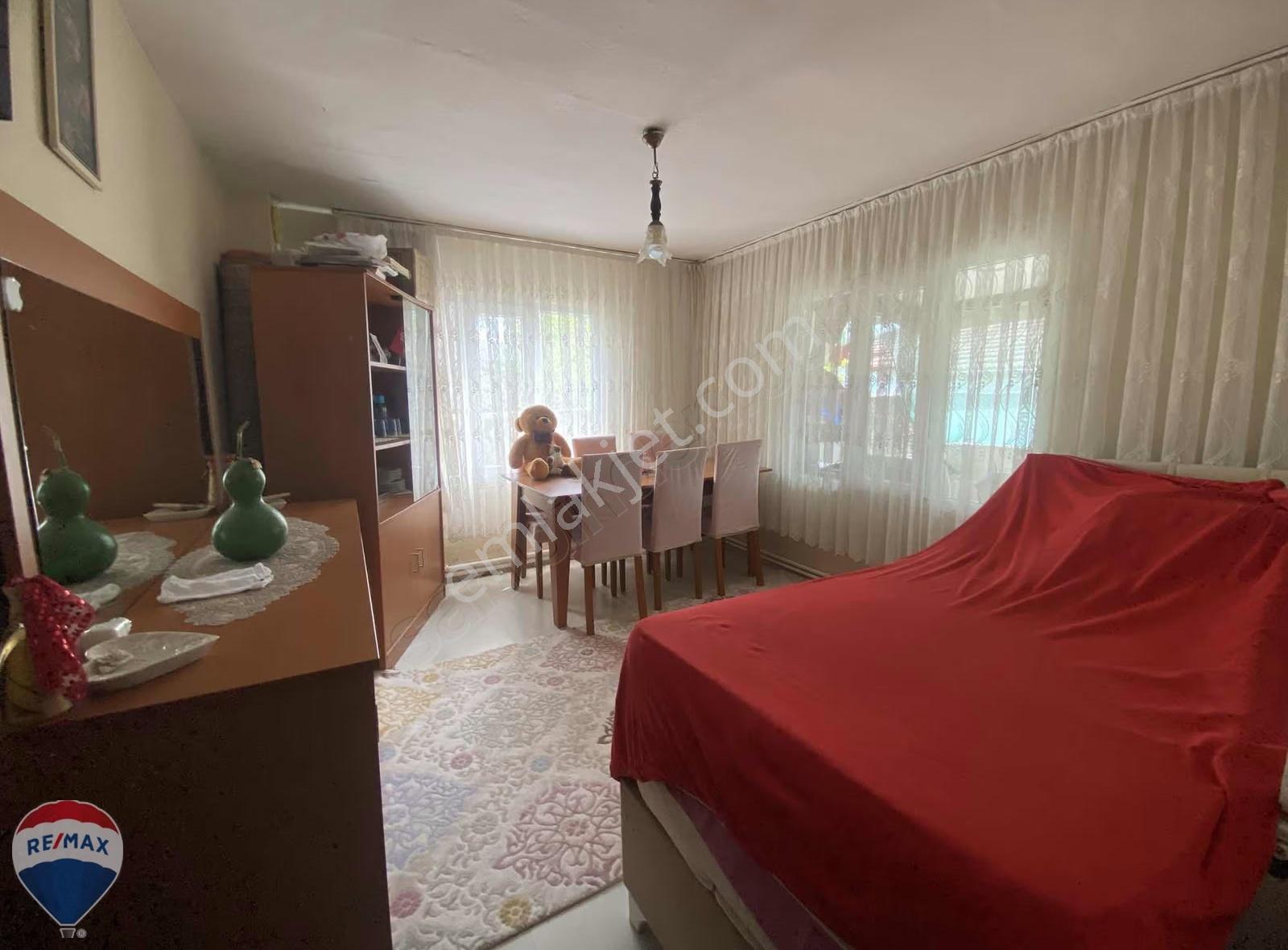 Ayrı Girişli, İki Katlı, Baraj Yanı, Doğalgazlı Müstakil Ev - Görsel 33