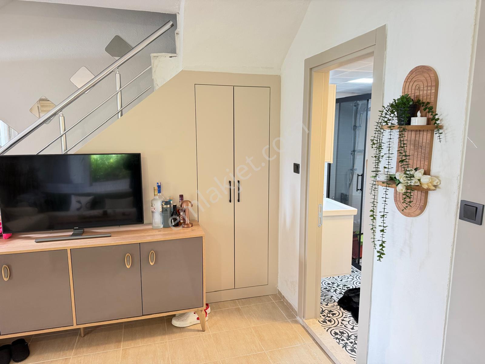 Karaburun Ayıbalığı'nda 3+1 Full Eşyalı Satılık Villa - Görsel 10