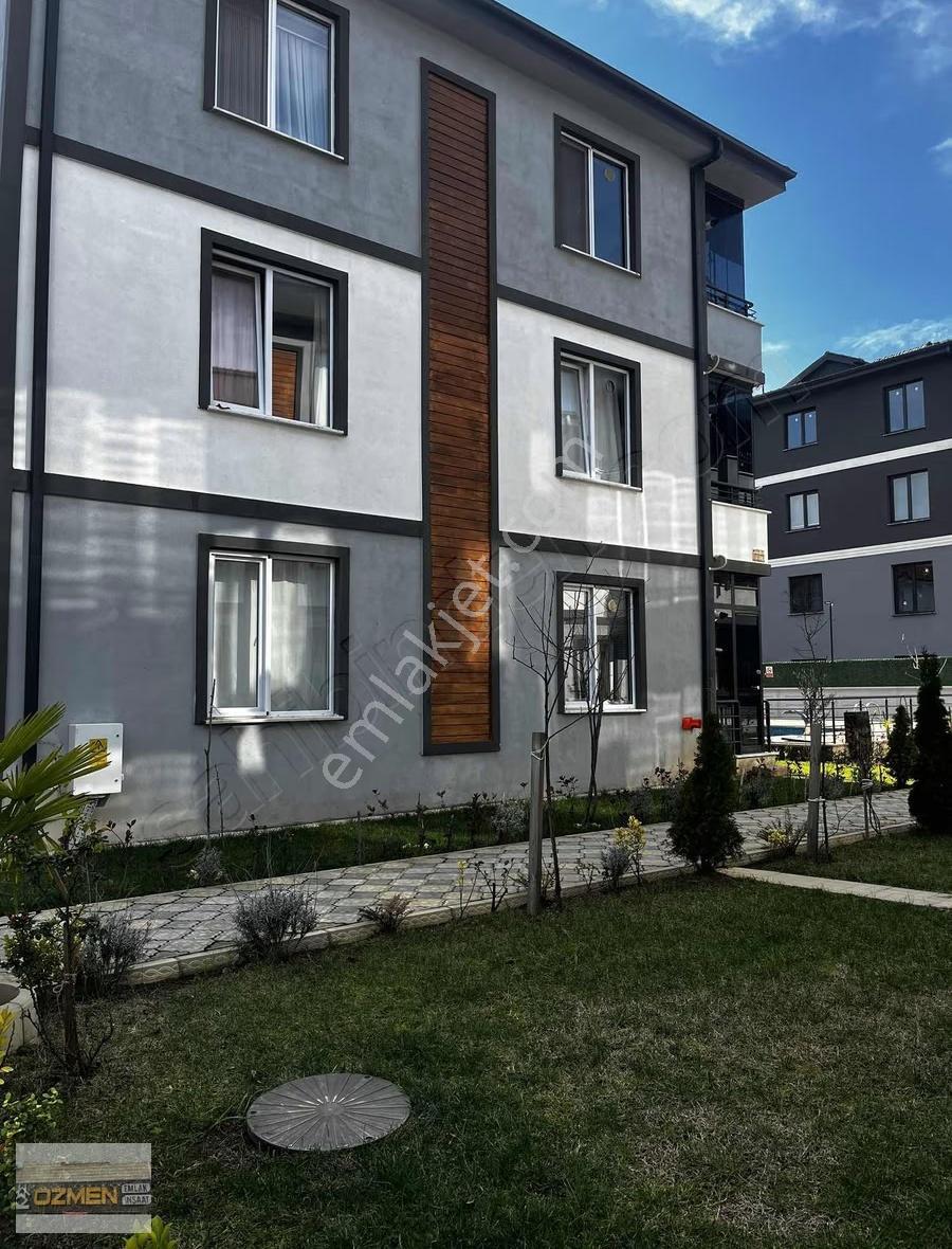 Karasu Azizye'de Havuzlu Sitede Kiralık 2+1 Boş Daire - Görsel 9