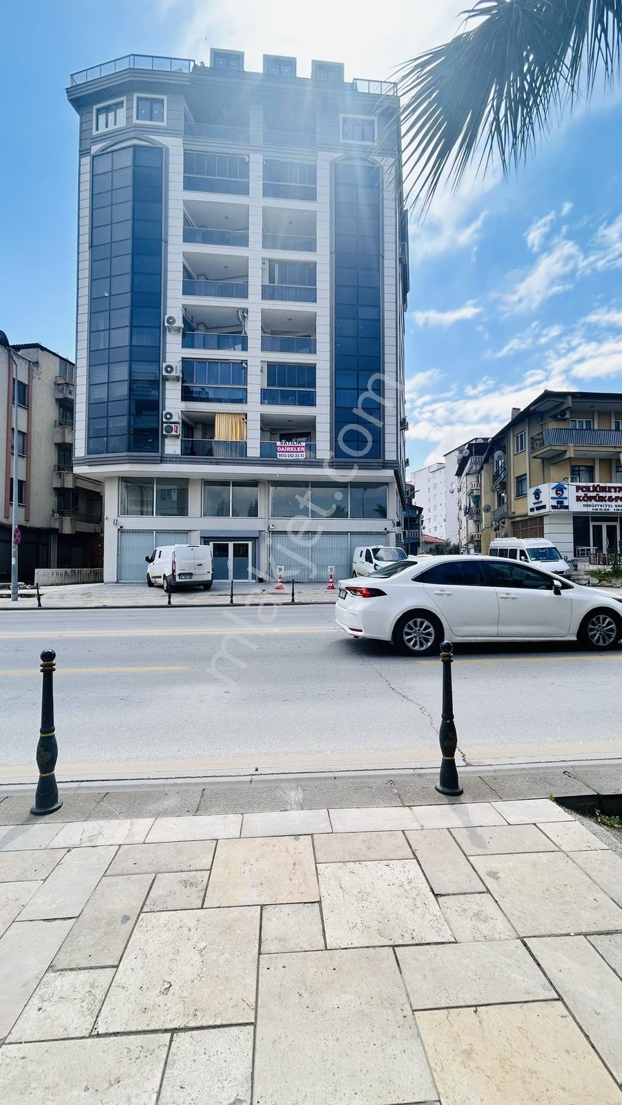Atatürk Caddesi Üzeri Kiralık 900m2 İşyeri - Görsel 3