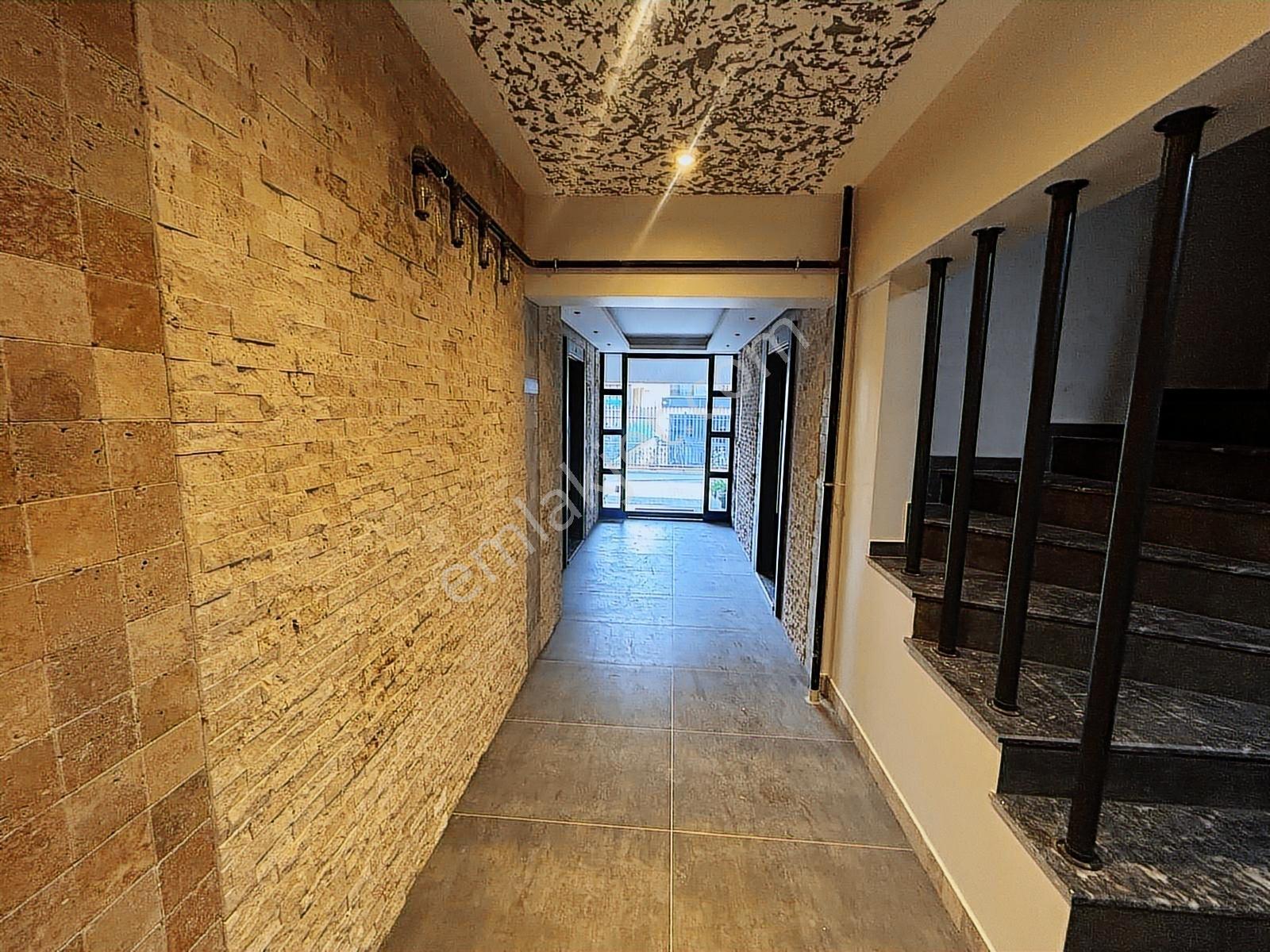Üsküdar Merkez Nevçarşı Yanında 2+1 Otoparklı Daire - Görsel 8