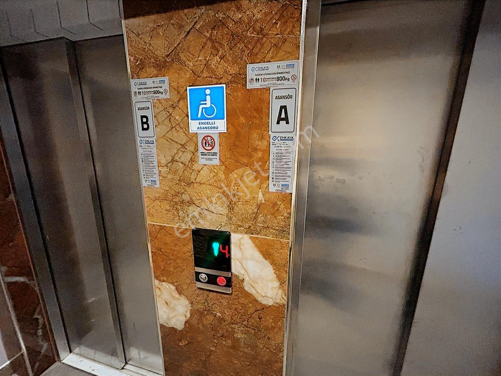 Üsküdar Merkez Nevçarşı Yanında 2+1 Otoparklı Daire - Görsel 5