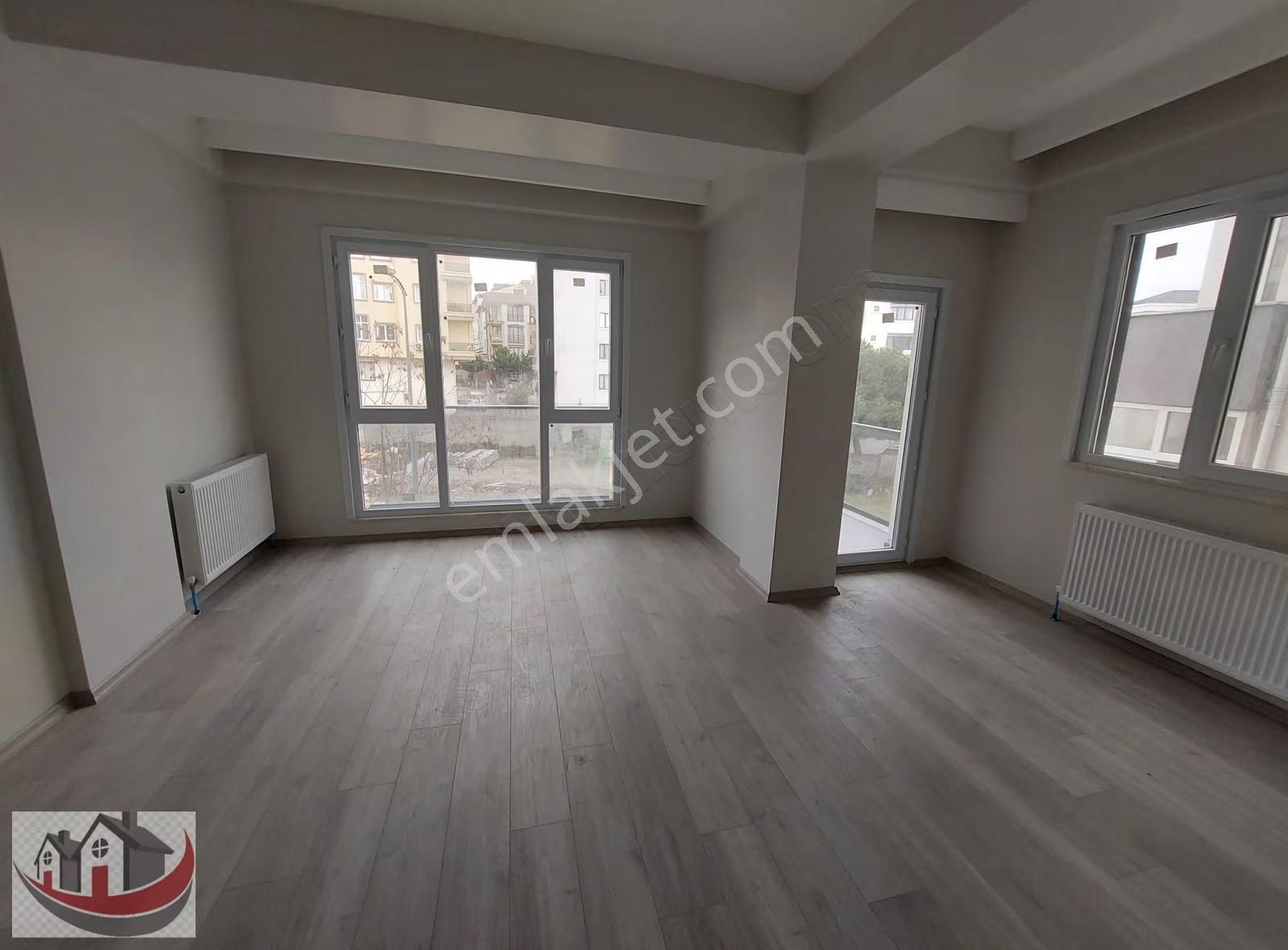 Güneyden Metroya 5 Dakika Yürüme 2+1.85m2 Sıfır Ara Kat Daire