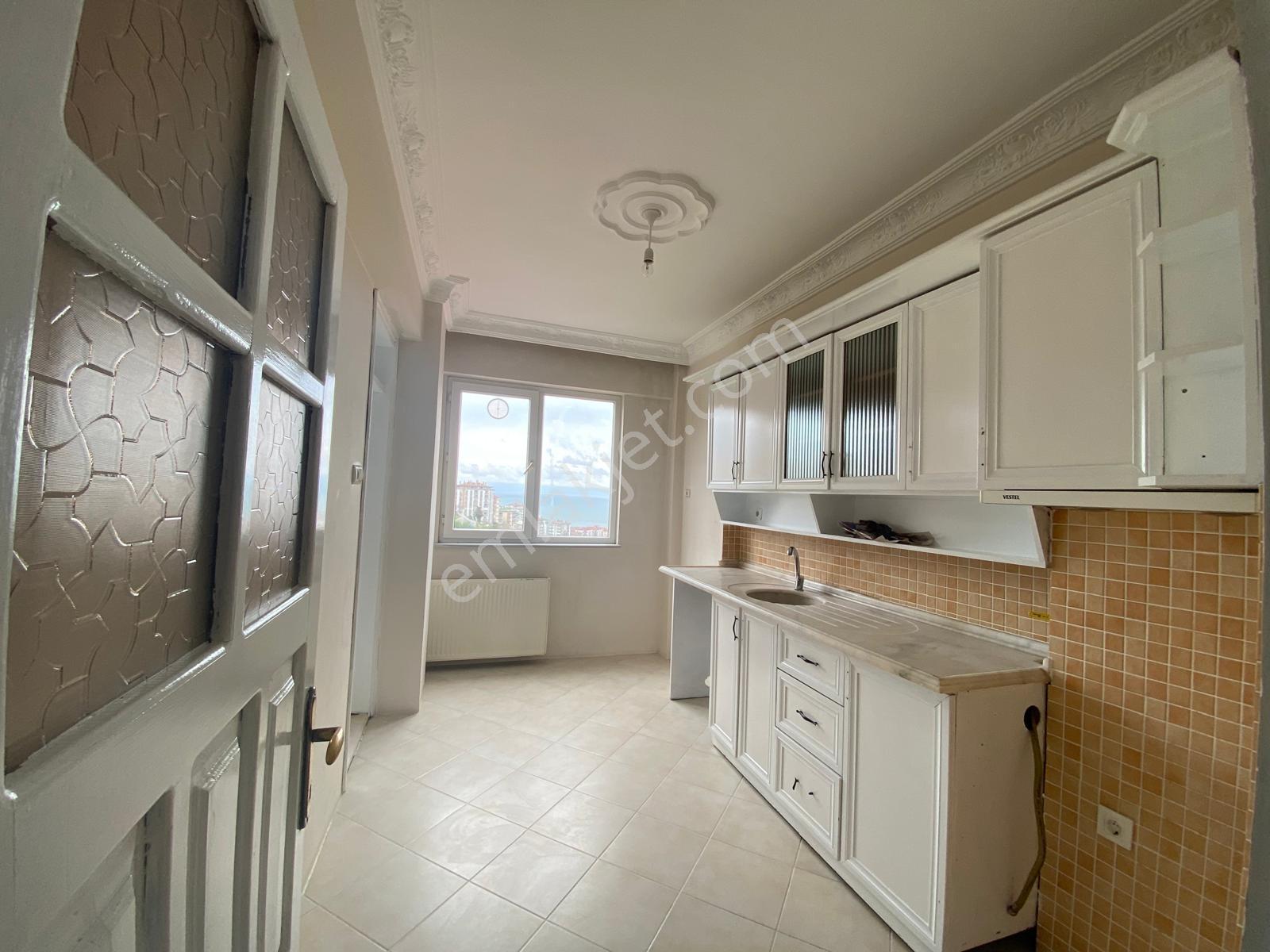 Aydınlıkevler Mahallesinde Deniz Manzaralı Kiralık Daire - Görsel 3