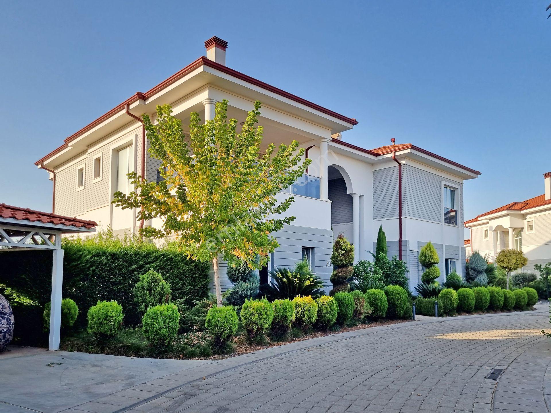 Gökhan Üçgün'den Panorama Villaları'nda Etkileyici Dubleks Villa