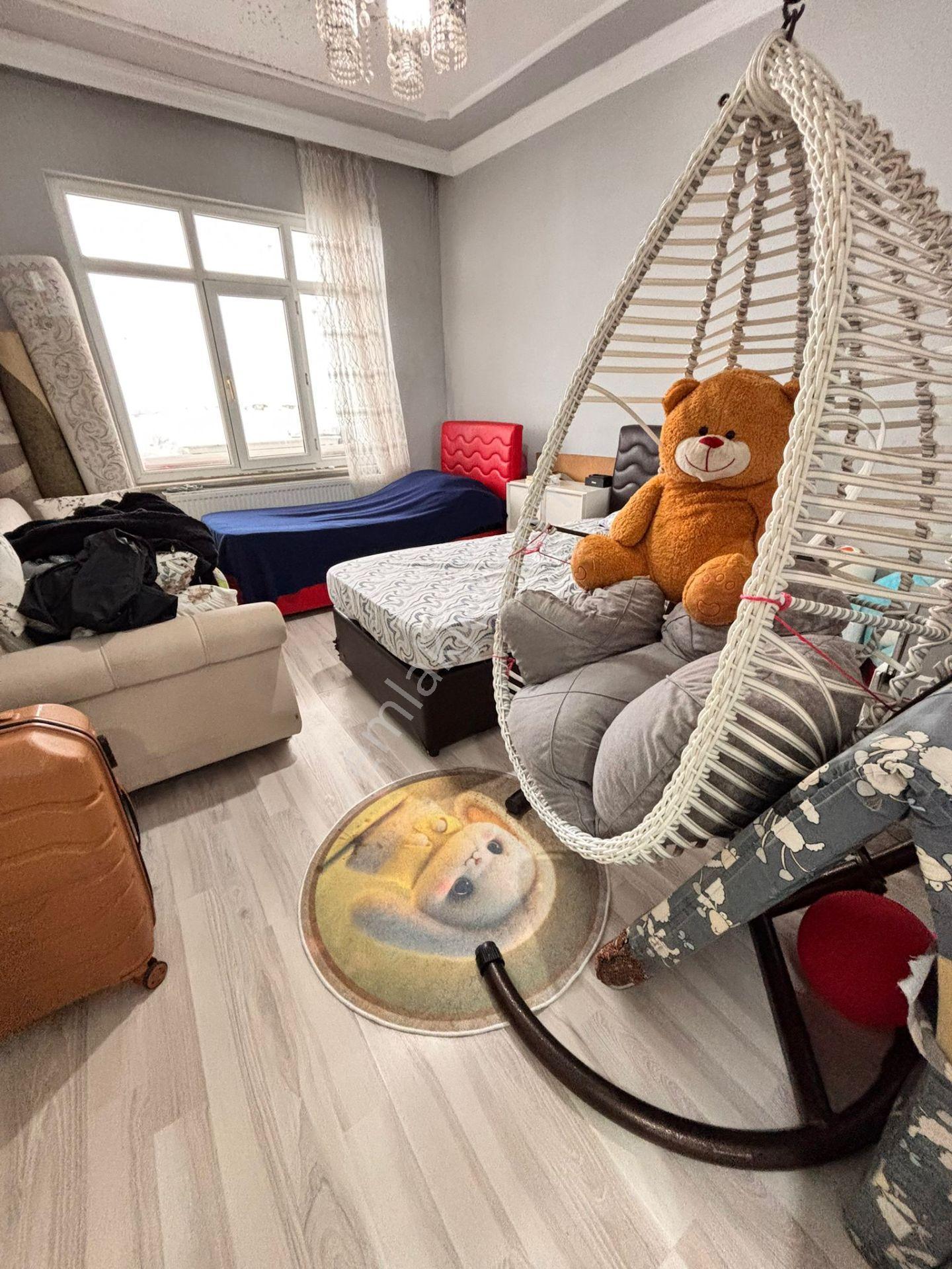 Cemalıye Mah Kat 1 2+1 25 Yas Ayrı Wc Teraslı 2,150 Bın