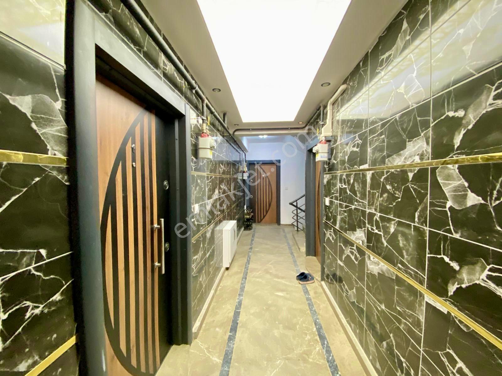 Gümüş'den Tuzcumuratta Ön Cephe Ayrı Mutfaklı 2 Yaşında 2+1 Satılık Daire - Görsel 22