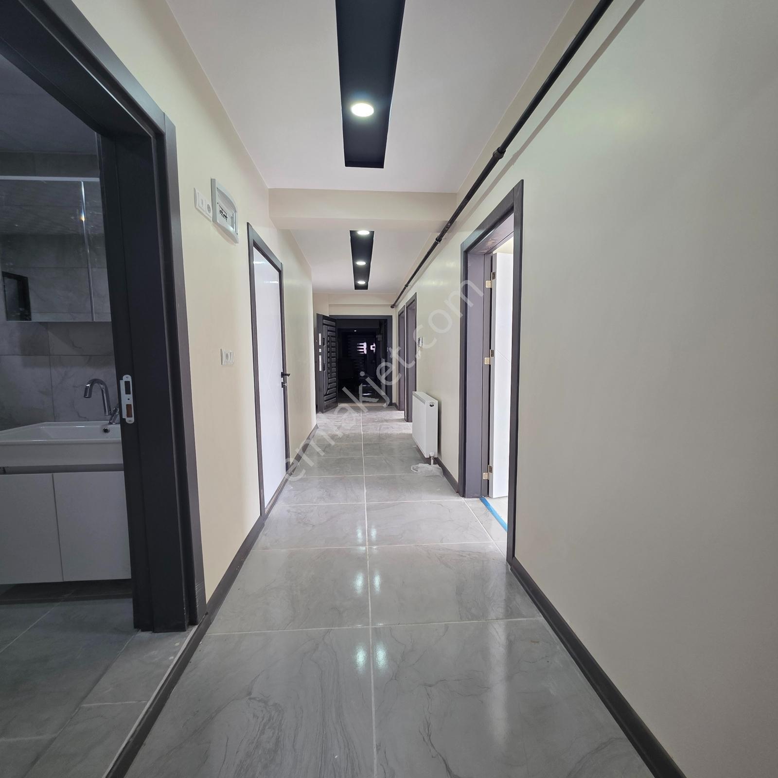 Bağlık Mahallesinde Kaliteli Ultra Lüks Sıfır Geniş 2+1 Daire - Görsel 18