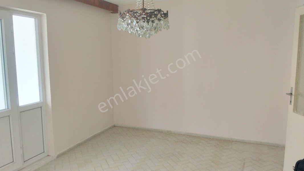 Ayvalık Sarımsaklı Bilentur Mevkiinde Kiralık 3+1 Tripleks Villa - Görsel 13