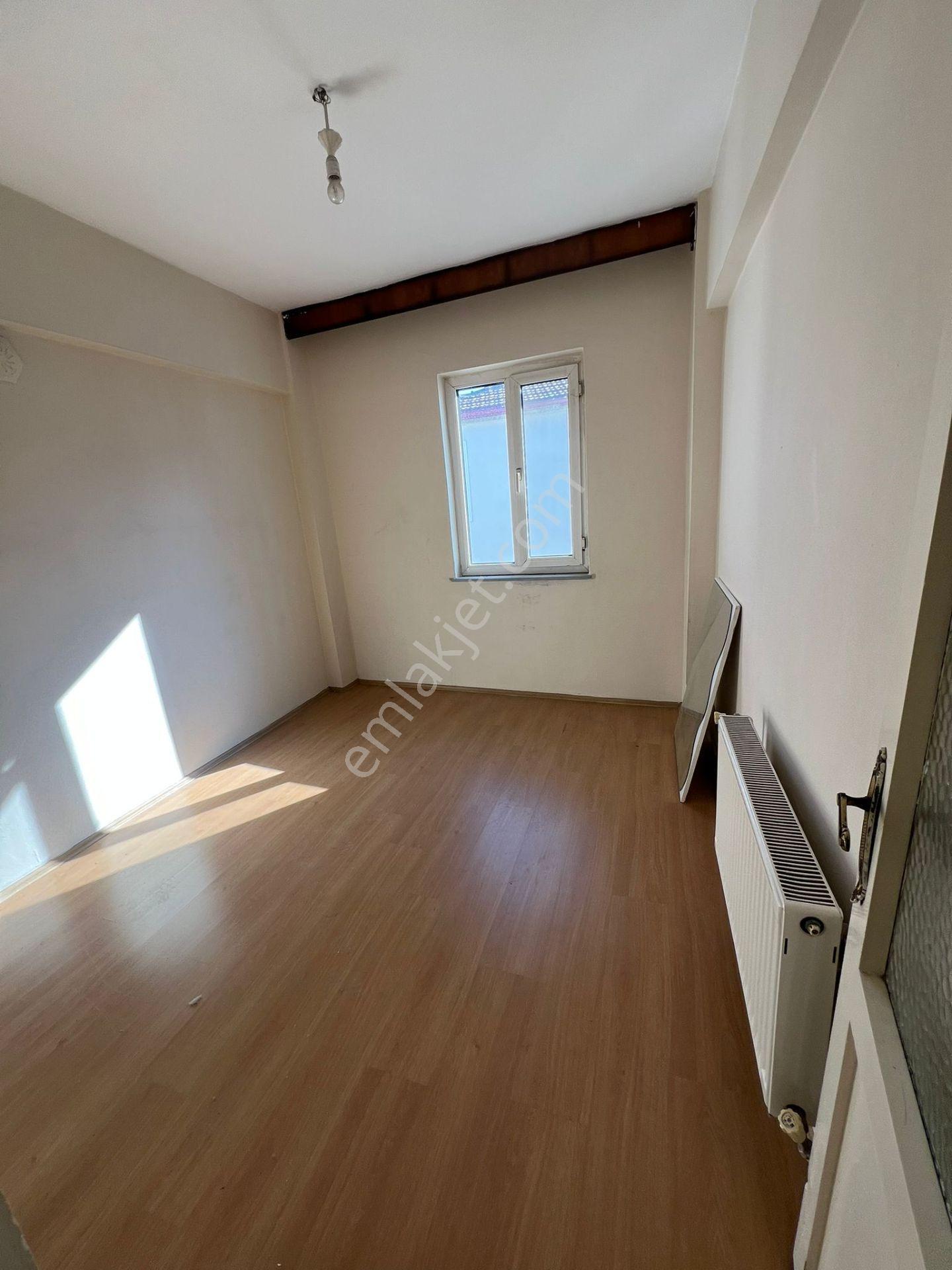 Hürriyet Mahallesi Kalmaz Sokakta Kiralık 3+1 Daire - Görsel 6