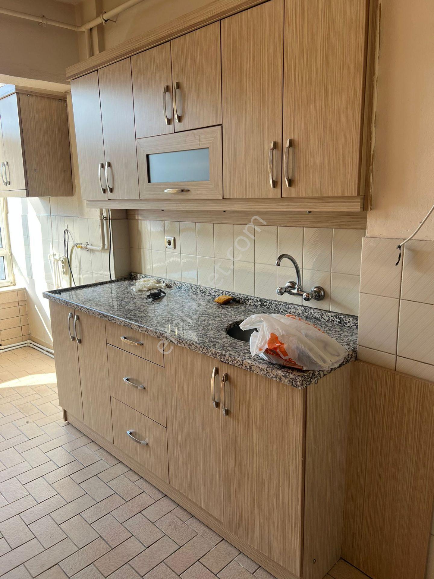 Hürriyet Mahallesi Kalmaz Sokakta Kiralık 3+1 Daire - Görsel 15