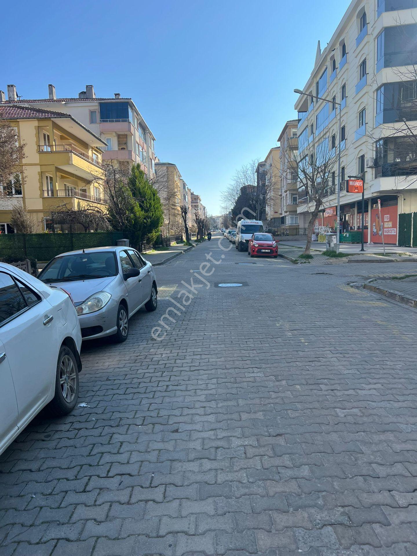 Hürriyet Mahallesi Kalmaz Sokakta Kiralık 3+1 Daire - Görsel 22
