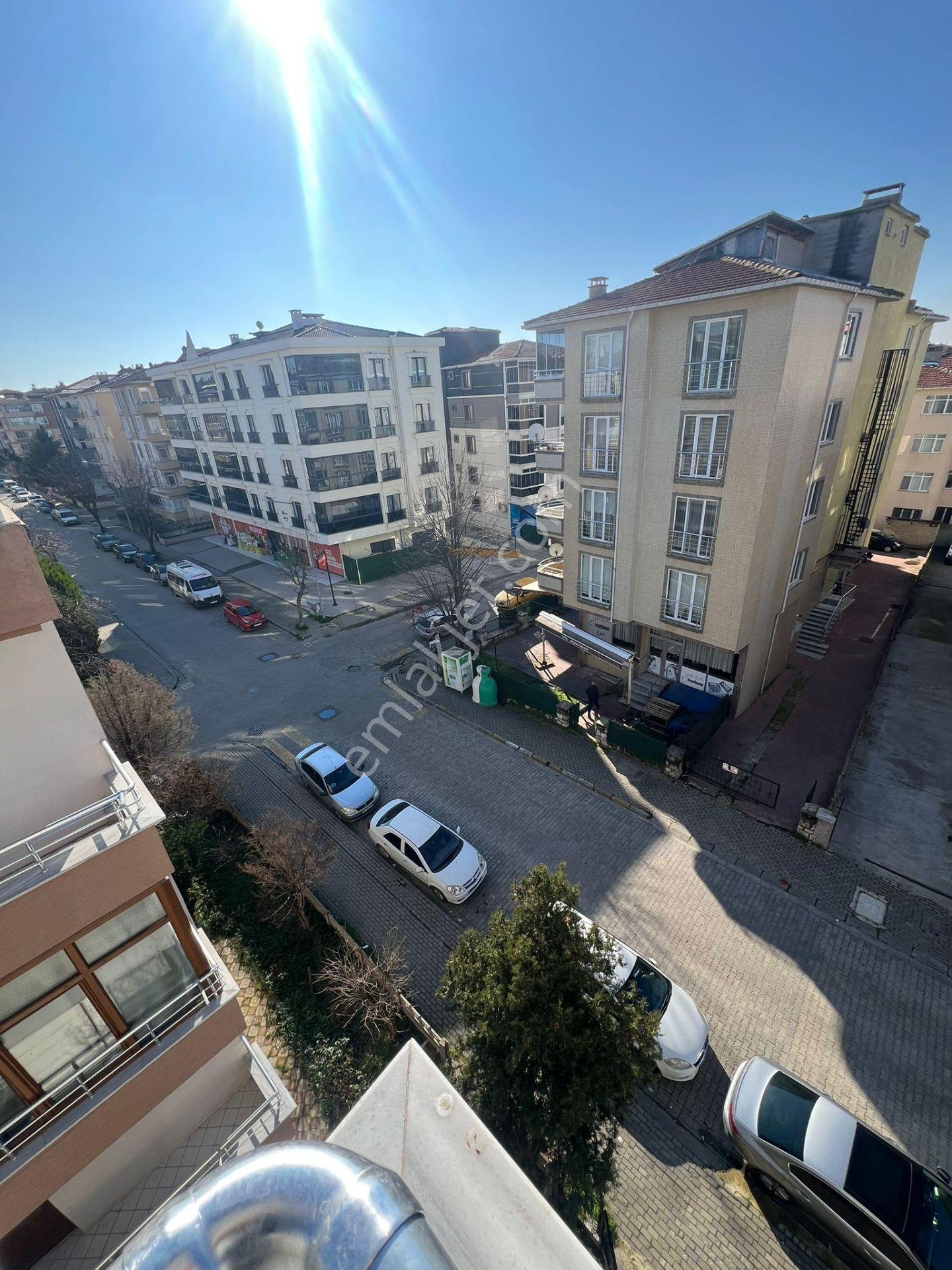 Hürriyet Mahallesi Kalmaz Sokakta Kiralık 3+1 Daire - Görsel 11