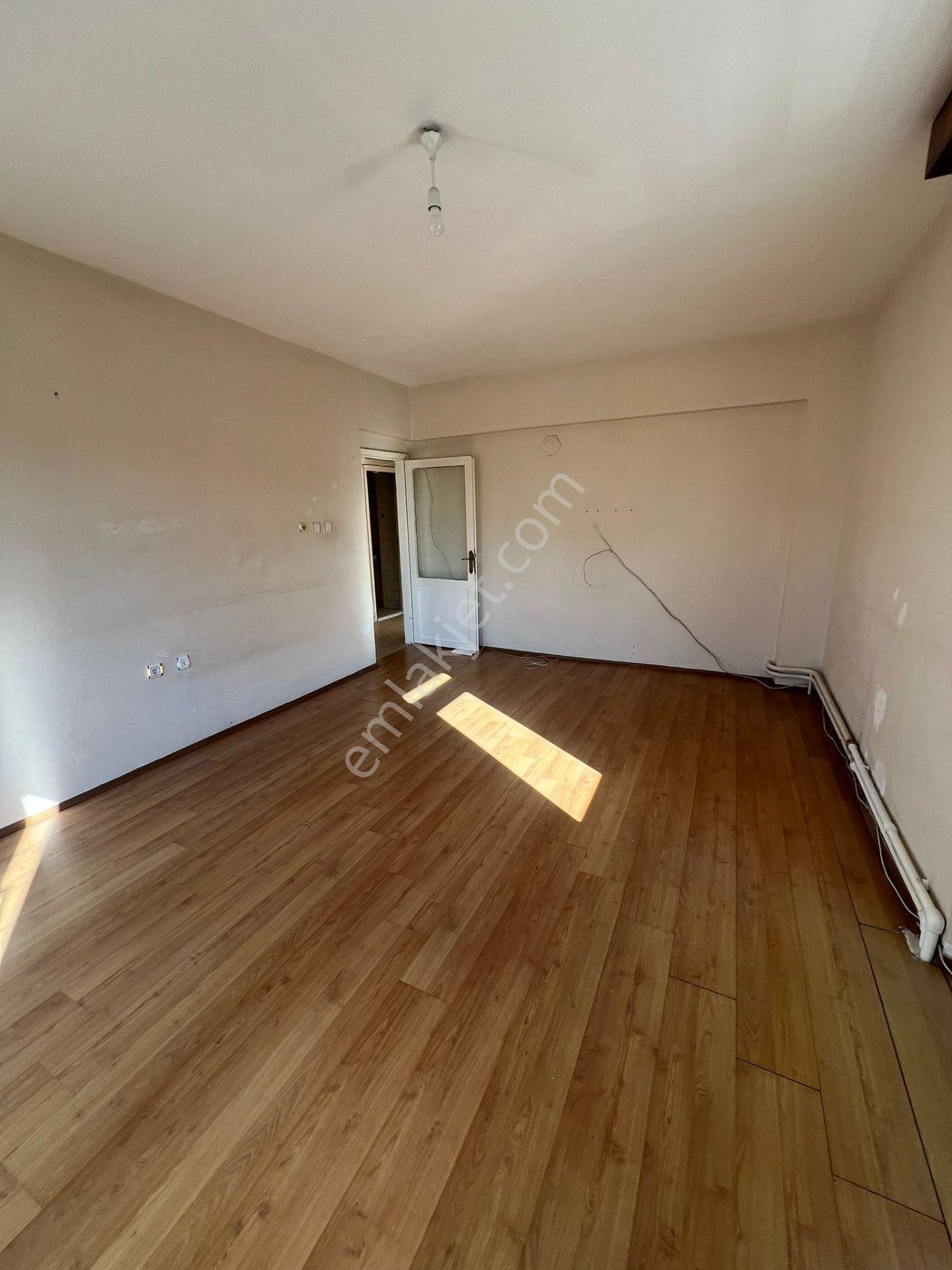 Hürriyet Mahallesi Kalmaz Sokakta Kiralık 3+1 Daire - Görsel 9