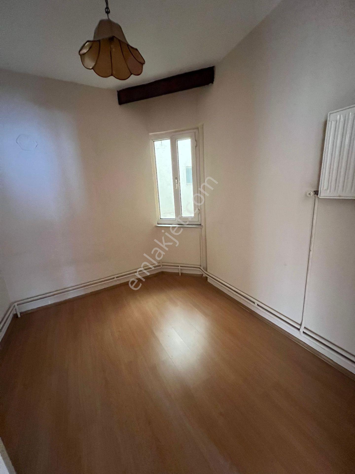 Hürriyet Mahallesi Kalmaz Sokakta Kiralık 3+1 Daire - Görsel 8