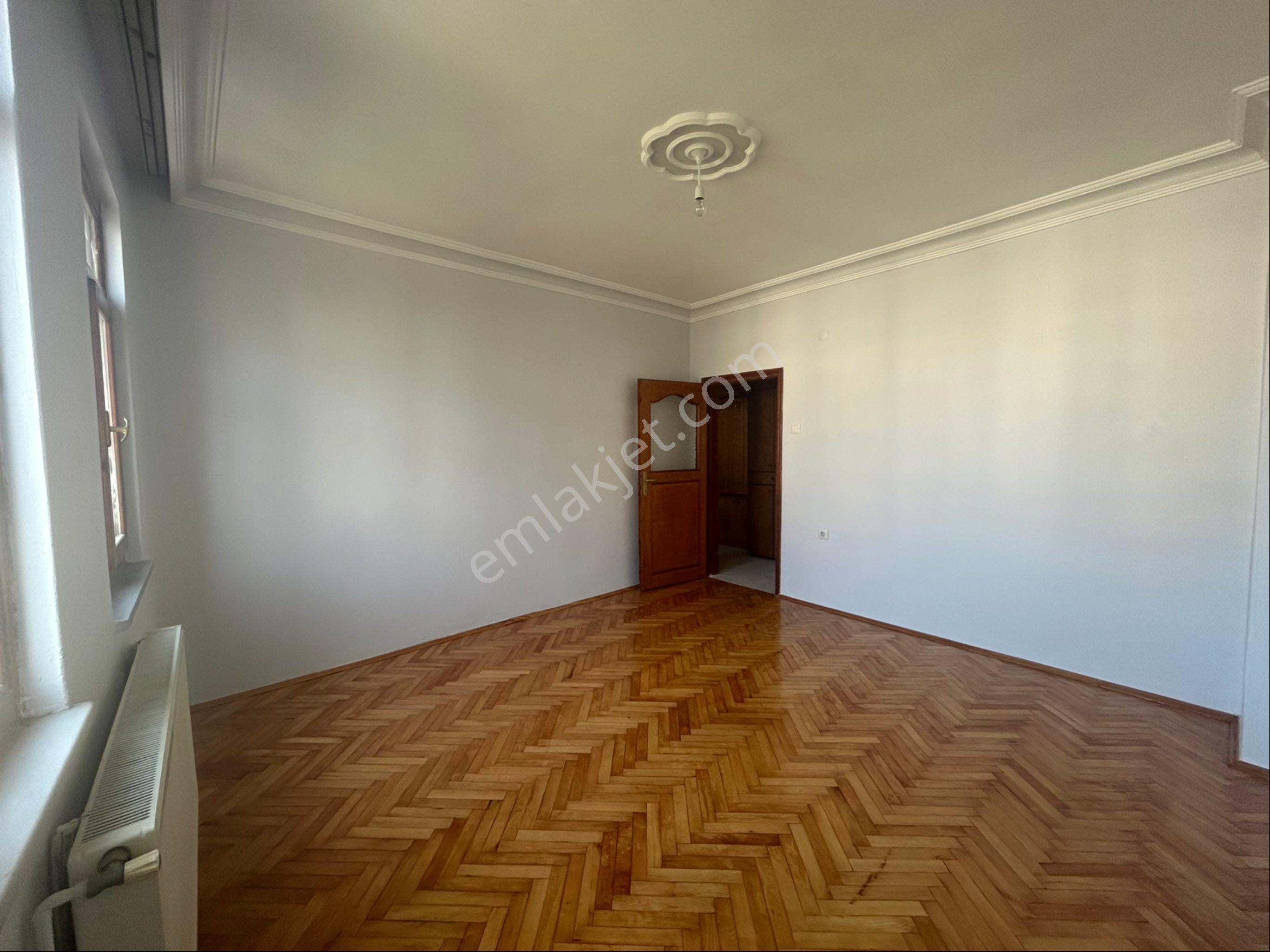 Merkezi Konumda Kiralık 2+1 Daire - Görsel 10
