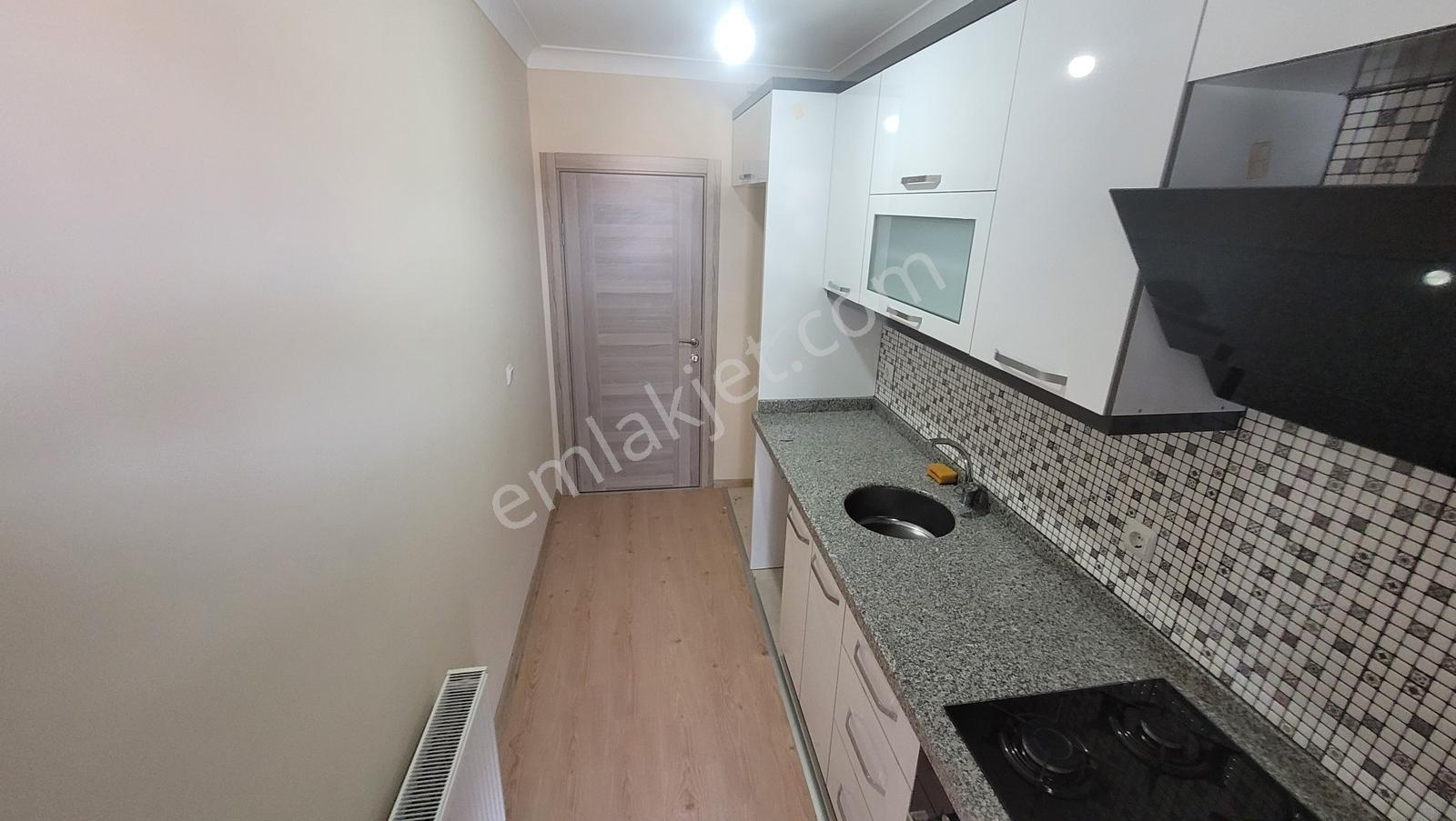 Serdaroğlu'ndan Altınkumda Geniş Balkonlu 1+1 Kiralık Daire - Görsel 3