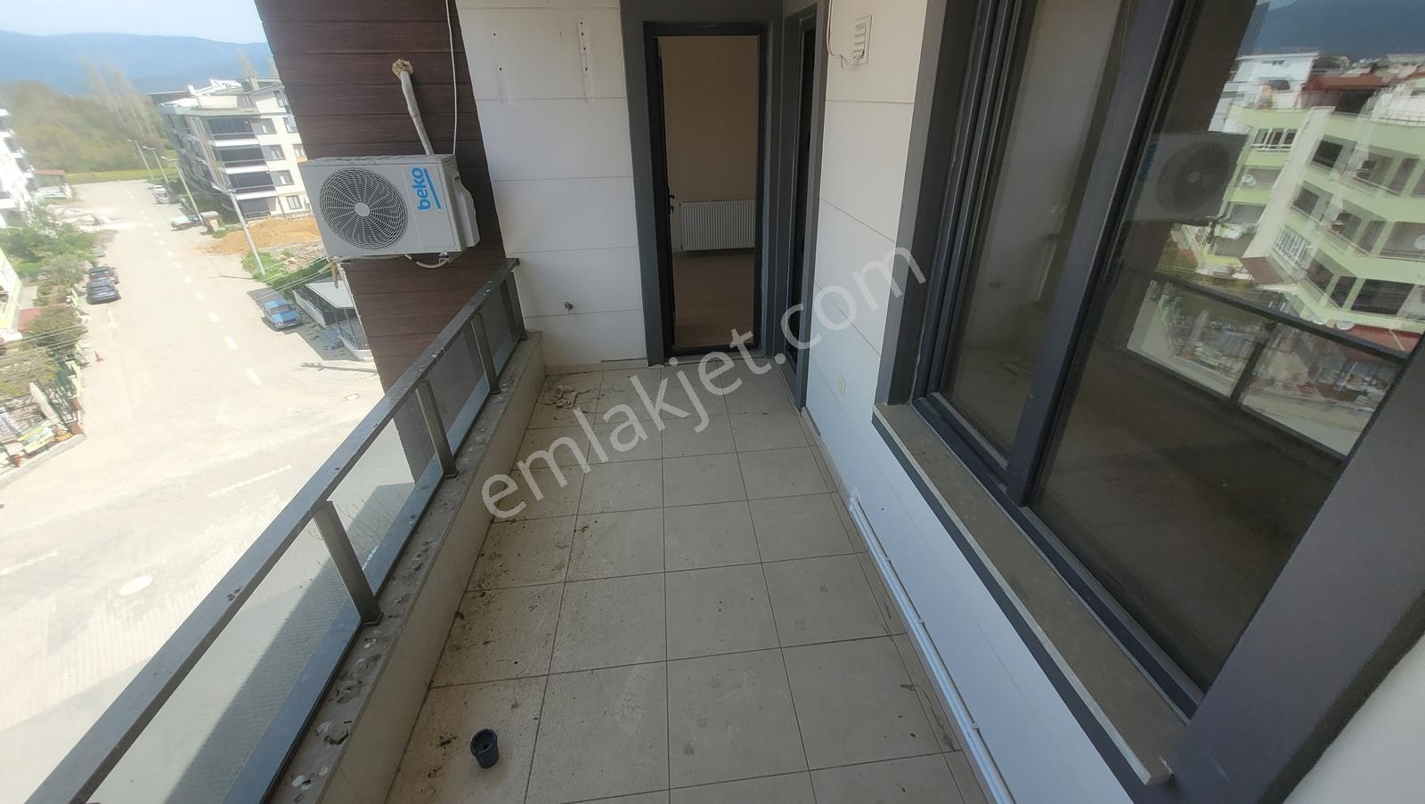 Serdaroğlu'ndan Altınkumda Geniş Balkonlu 1+1 Kiralık Daire - Görsel 10