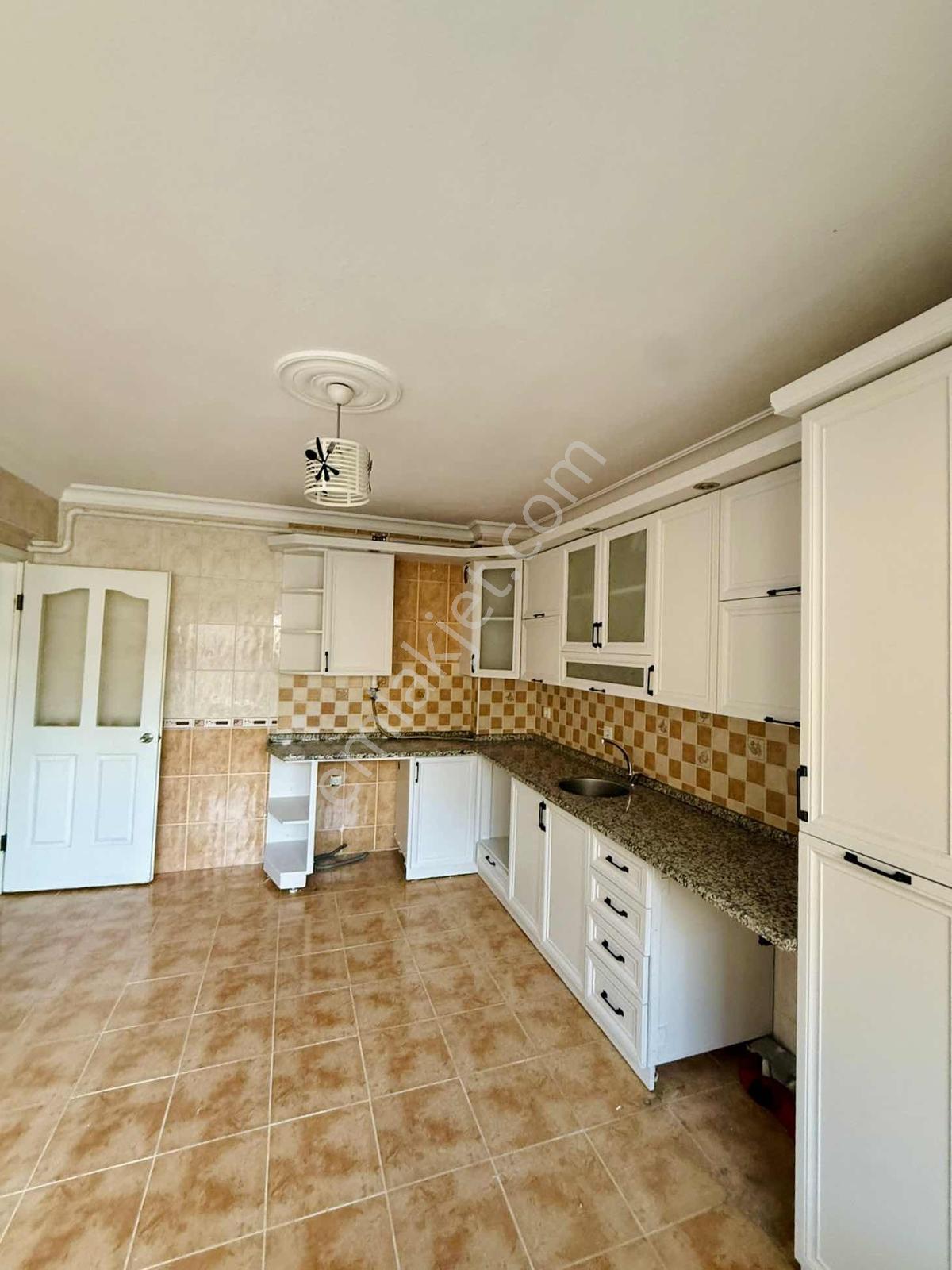Yeşilova'da Asansörlü Doğalgazlı Ebeveyn Banyolu Kiralık Daire - Görsel 22