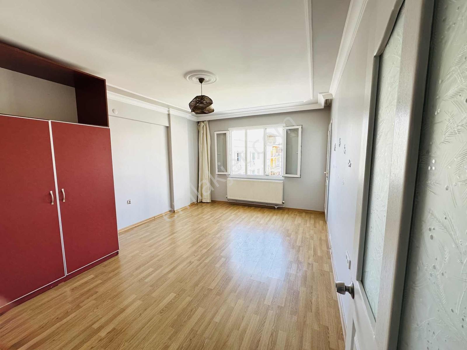 Yeşilova'da Asansörlü Doğalgazlı Ebeveyn Banyolu Kiralık Daire - Görsel 10