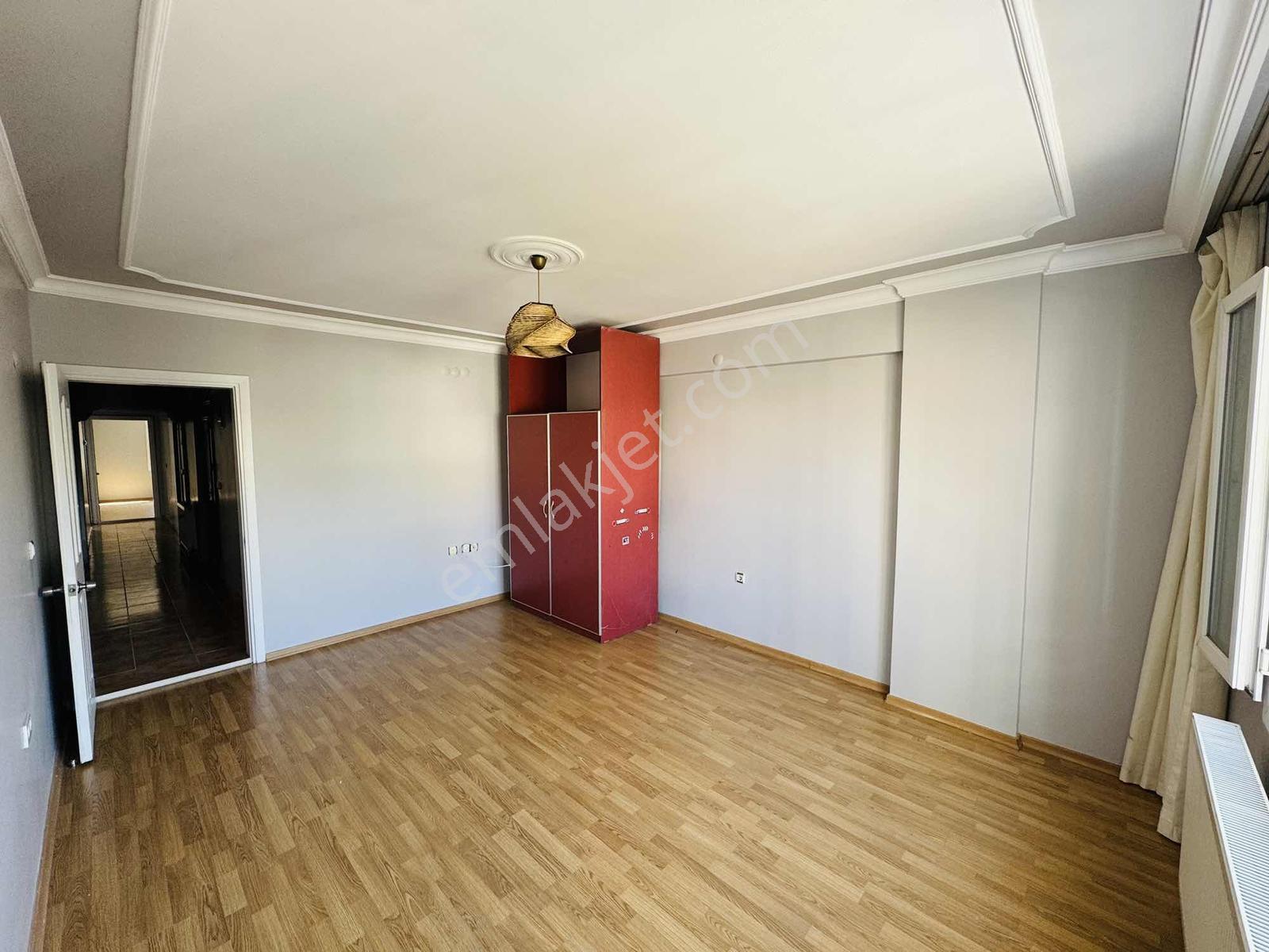 Yeşilova'da Asansörlü Doğalgazlı Ebeveyn Banyolu Kiralık Daire - Görsel 31