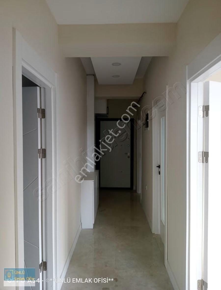Ünlü Emlaktan Taşköprü Caddesine Yakın Konumda Kiralık 2+1 Daire - Görsel 11