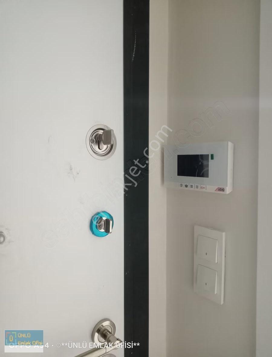 Ünlü Emlaktan Taşköprü Caddesine Yakın Konumda Kiralık 2+1 Daire - Görsel 12