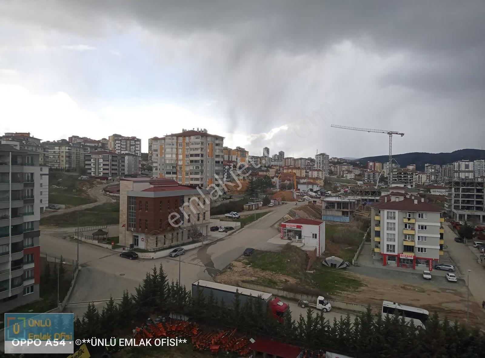 Ünlü Emlaktan Taşköprü Caddesine Yakın Konumda Kiralık 2+1 Daire - Görsel 35