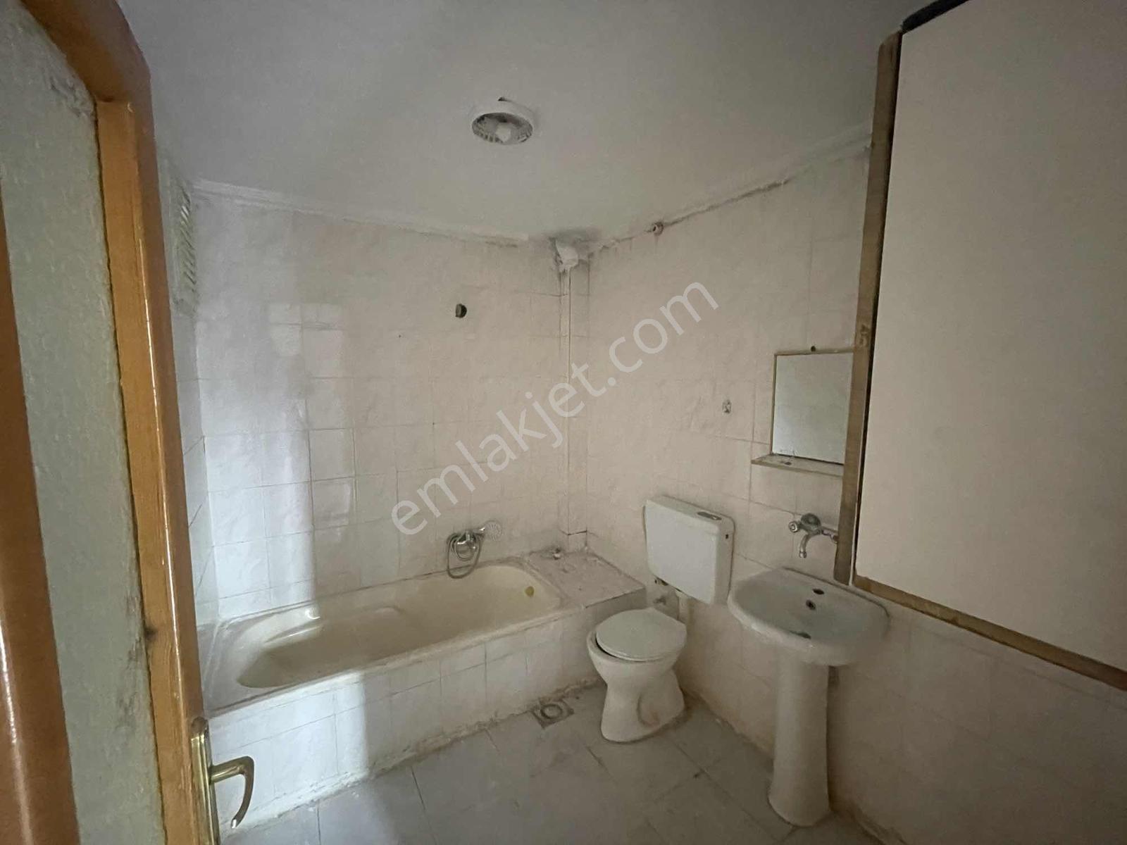 Geylani Emlaktan Ertuğrul Gazi Mah.son Kat Kiralık Daire - Görsel 4
