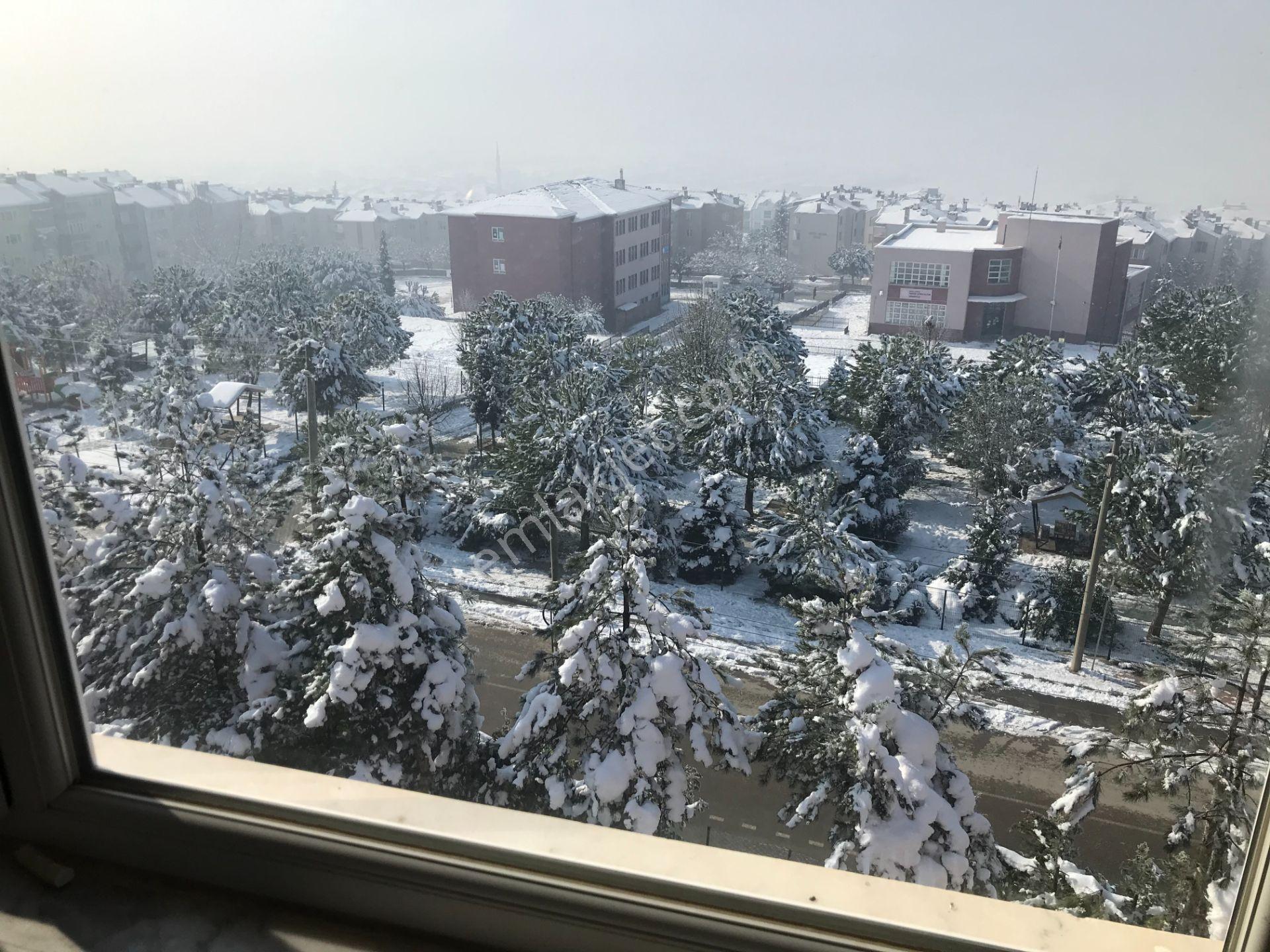 Sahibinden Pınar Sitesinde Panoramik Manzarali Yola Caddeye Cephe Manzaralı Daire - Görsel 19