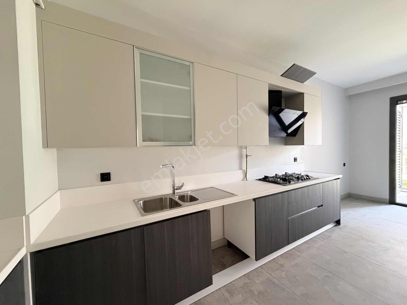 Emlak Konut Çınarköy Evleri'nde 5+1 232 M² | Açık Cephe |bahçeli - Görsel 9