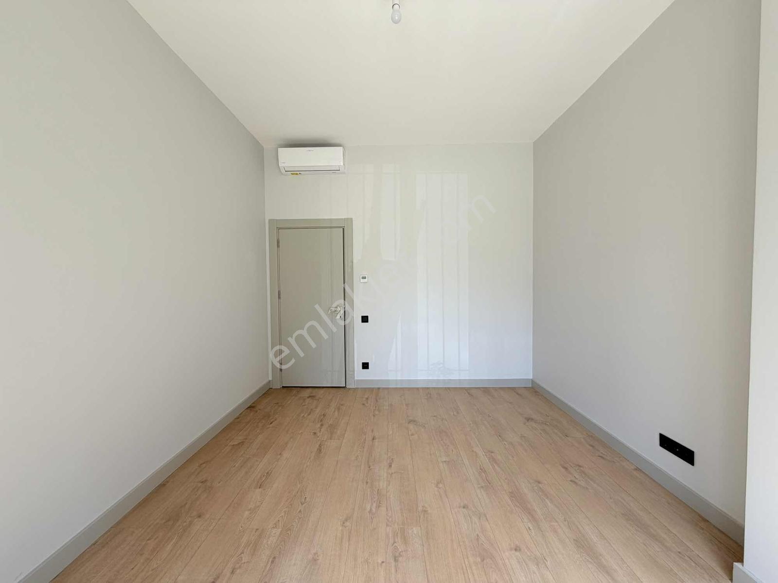 Emlak Konut Çınarköy Evleri'nde 5+1 232 M² | Açık Cephe |bahçeli - Görsel 3